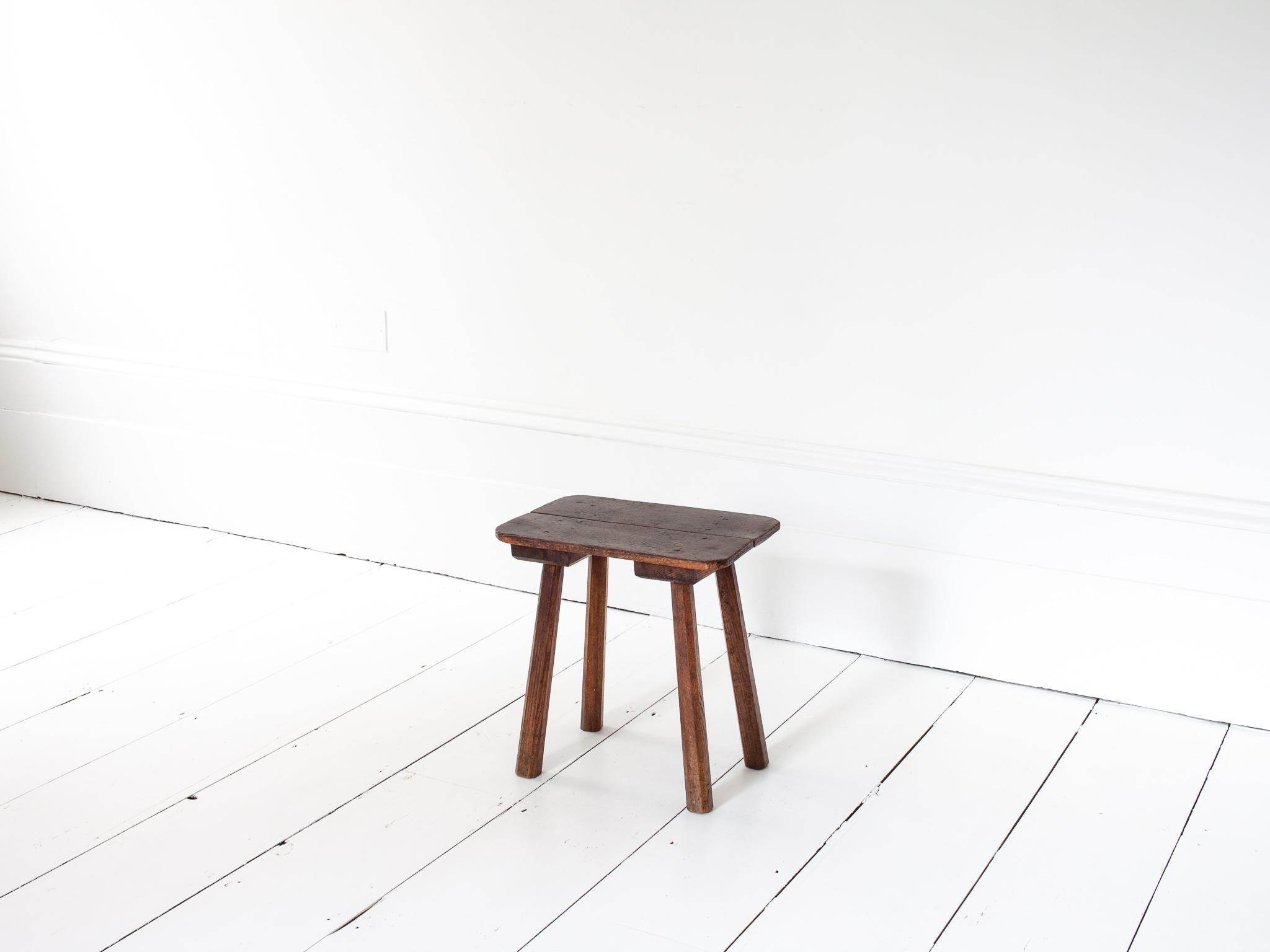 Tabouret/table rustique, primitif, WabiSabi, ancien et naïf, Angleterre, c19e siècle en vente 1