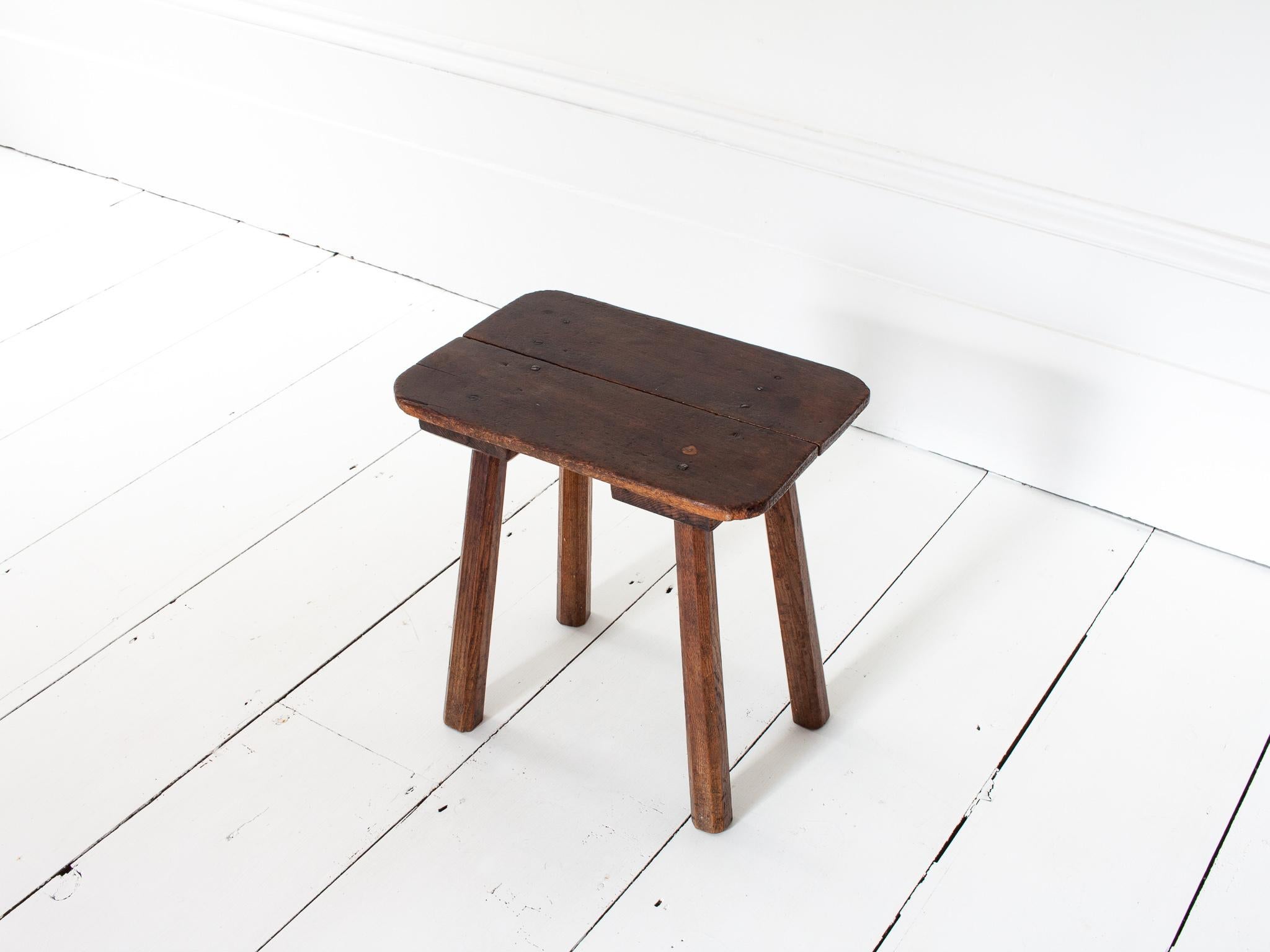Tabouret/table rustique, primitif, WabiSabi, ancien et naïf, Angleterre, c19e siècle en vente 2