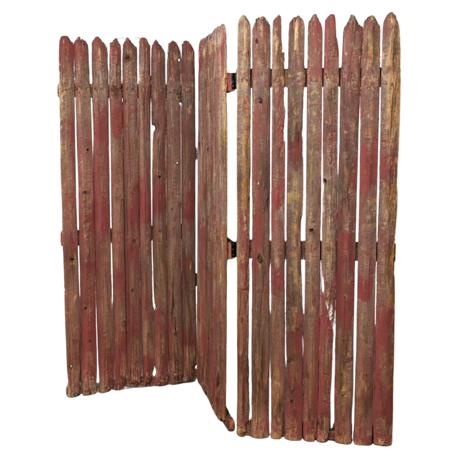 Rustic Red & Natural Distressed Manchester Picket Fence 3-Panel Folding Screen For Sale