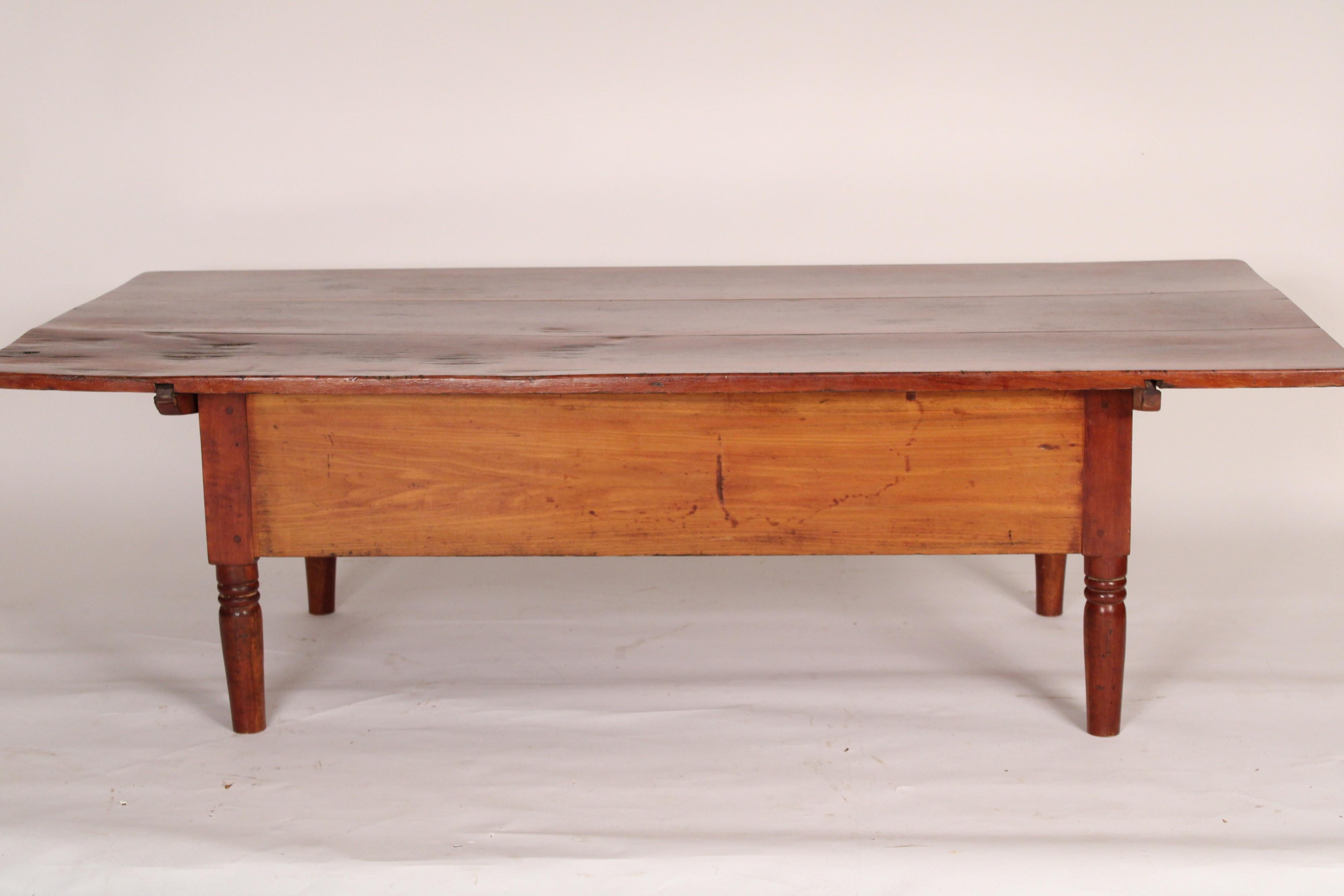 Early 20th Century Rustic Red Pine Coffee Table For Sale