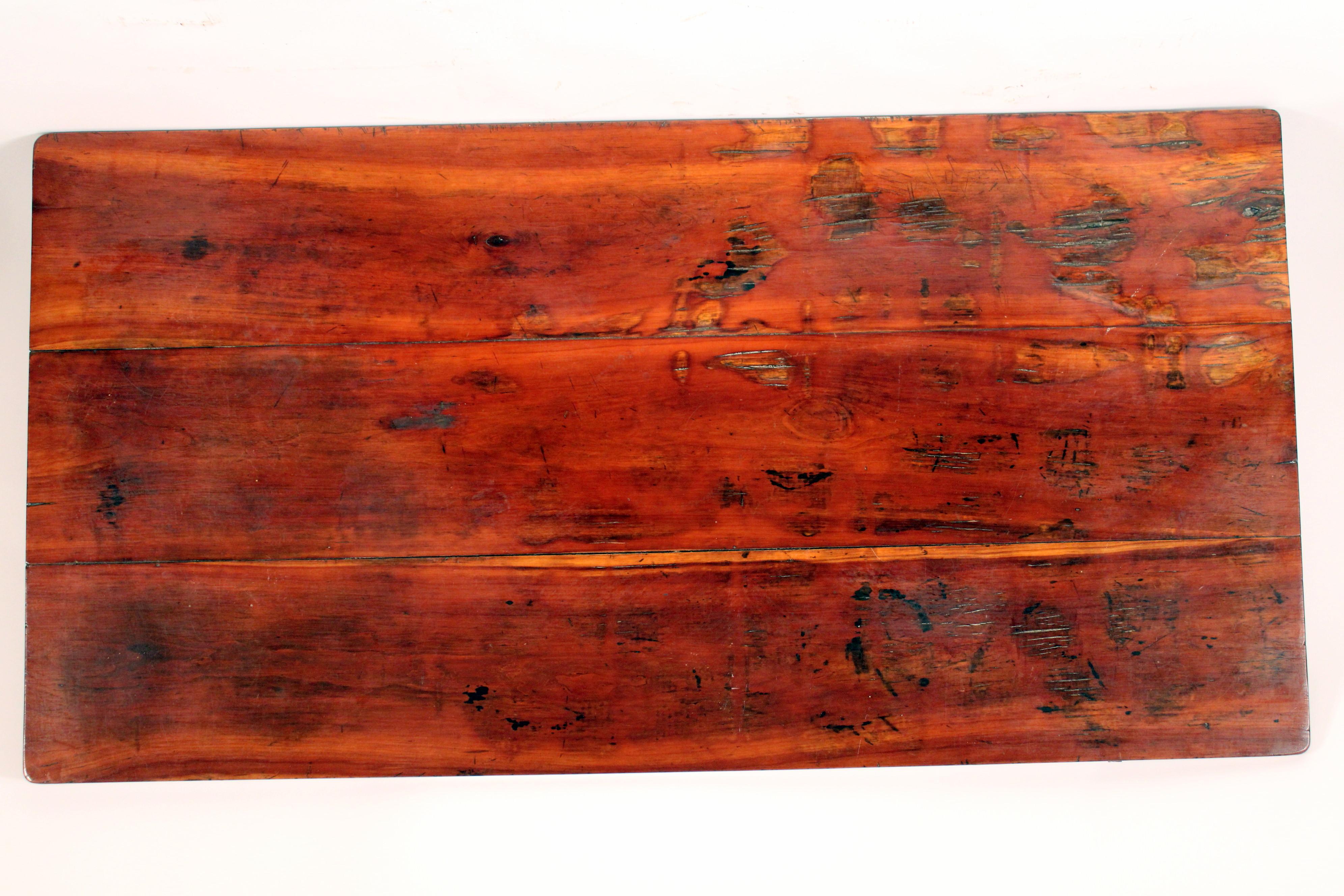 Rustic Red Pine Coffee Table For Sale 1