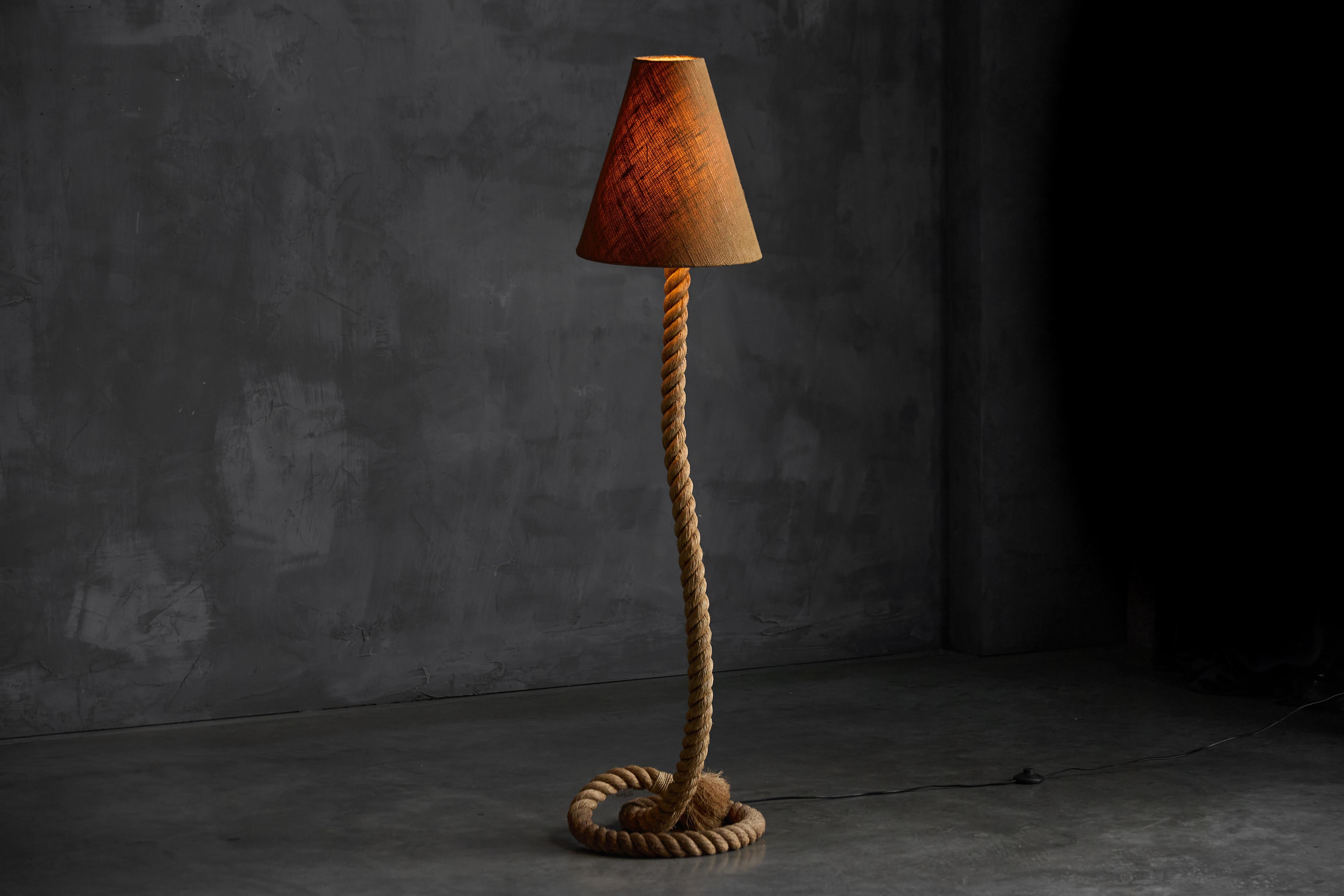 Lampada da terra rustica in corda con paralume in iuta, Francia, anni '70 in vendita 1