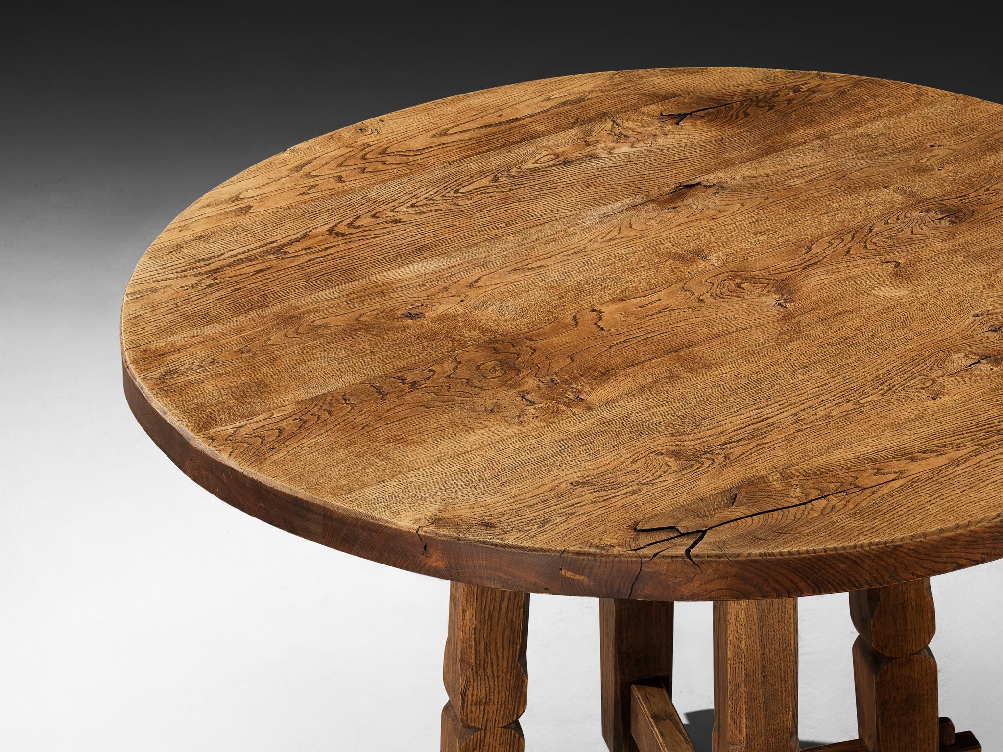 Rustic Round Dining Table in Solid Oak with Carved Base In Good Condition For Sale In Waalwijk, NL