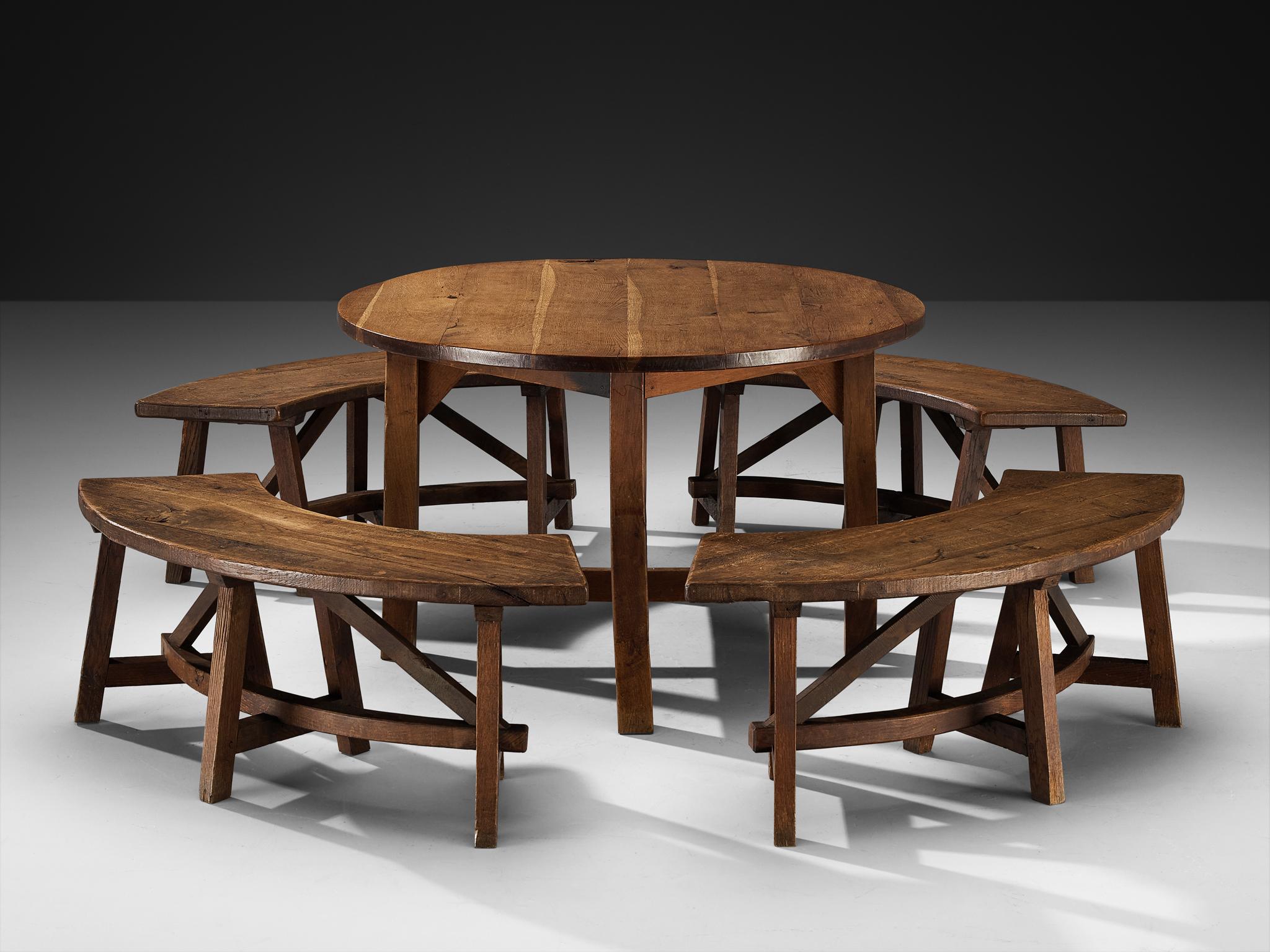 Mesa de Comedor Redonda Rústica con Bancos en Roble Macizo Moderno de mediados de siglo en venta
