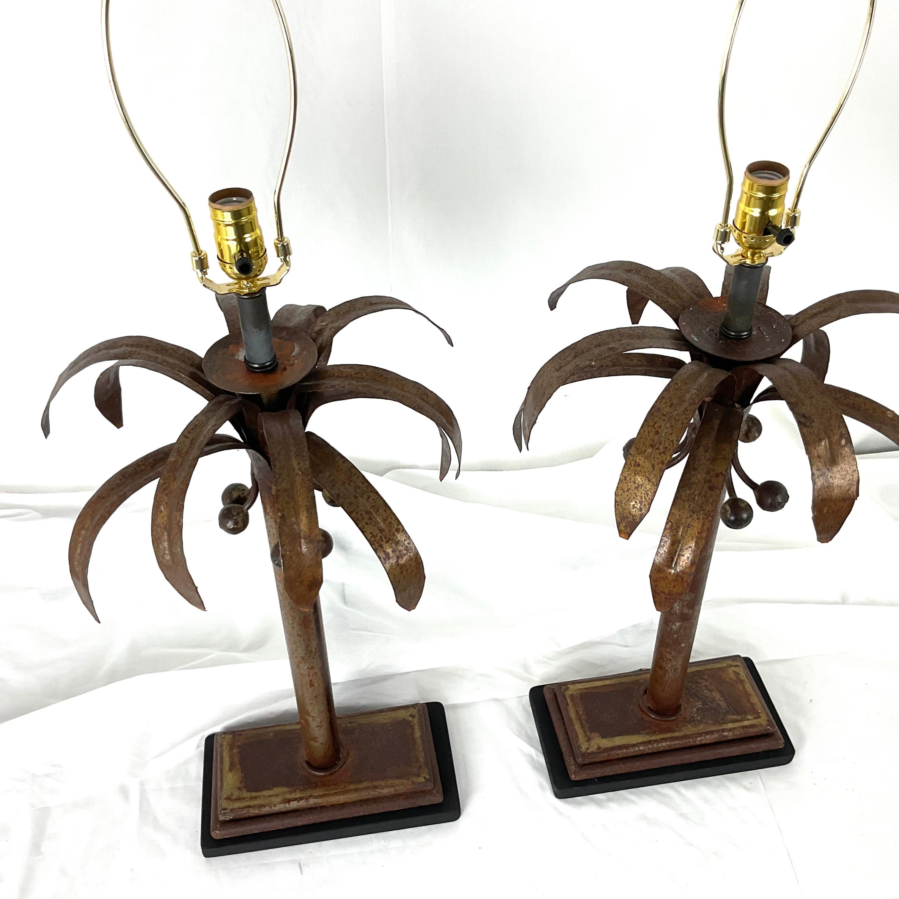 Lampade a forma di palma in ferro rustico grandi in vendita 1