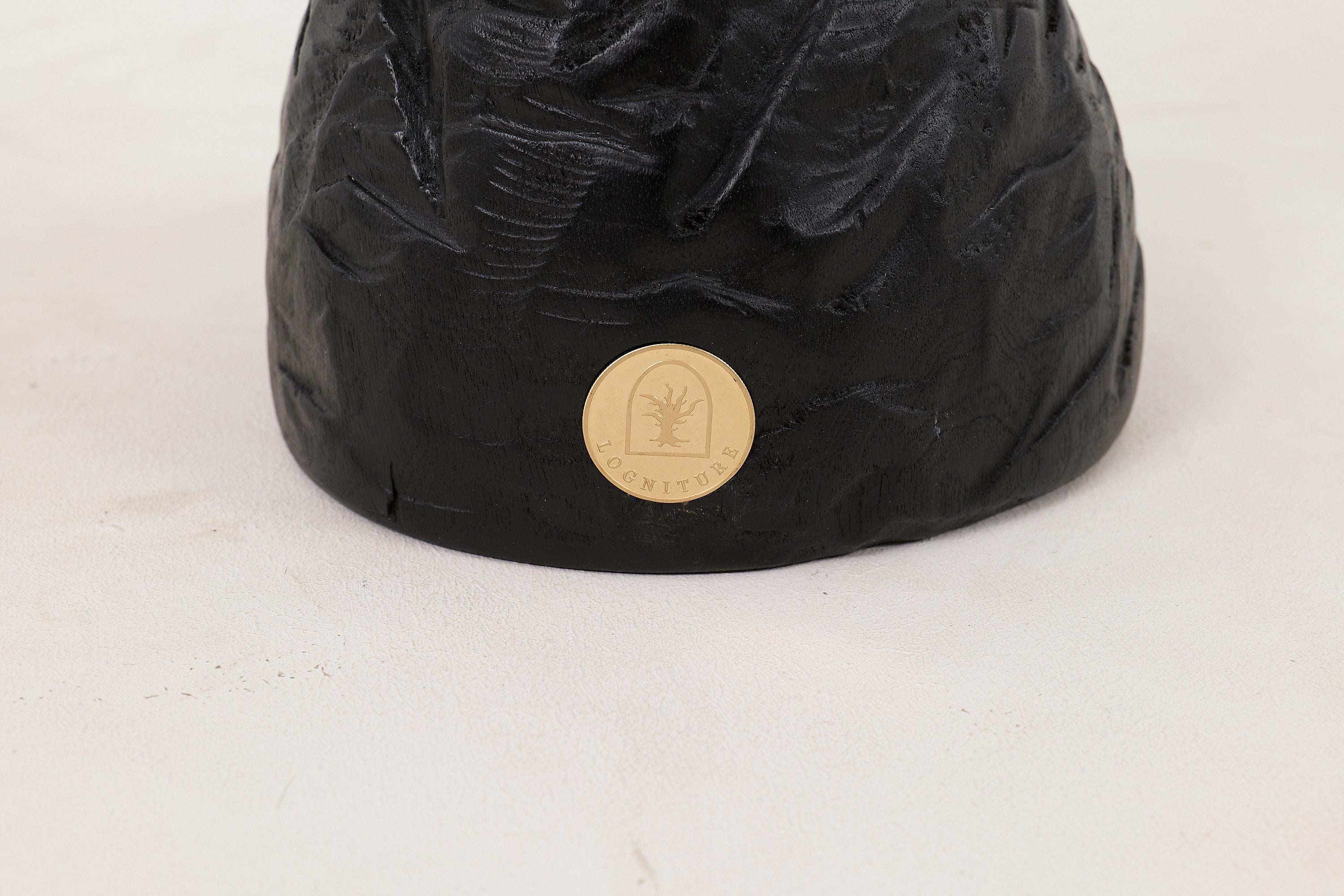 Mesa Auxiliar Escultórica Rústica, Madera de Roble Negro Quemado, Tallada, Única, Muebles de Madera en venta 1