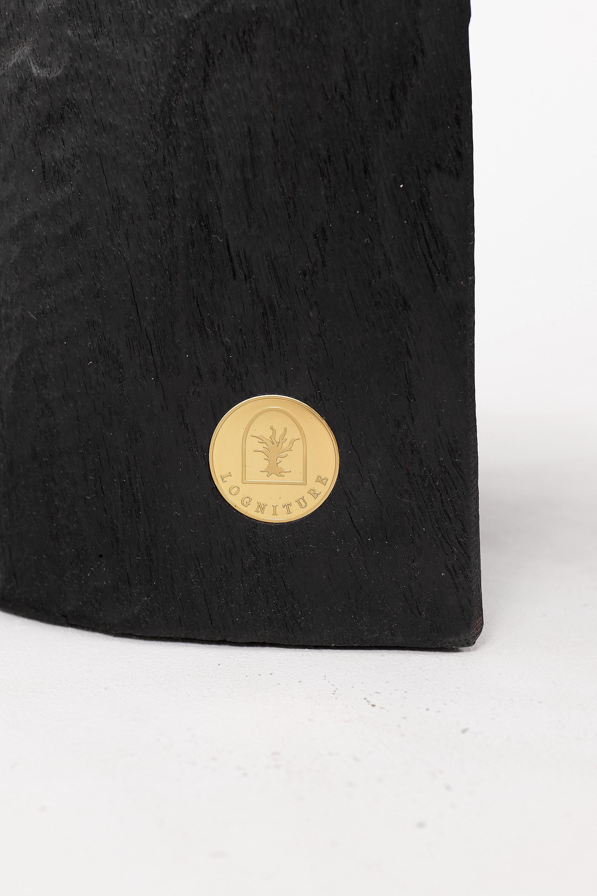 Mesa auxiliar escultórica rústica, madera negra quemada, tallada, única, muebles de madera en Nuevo estado para la venta en Stara Gradiška, HR
