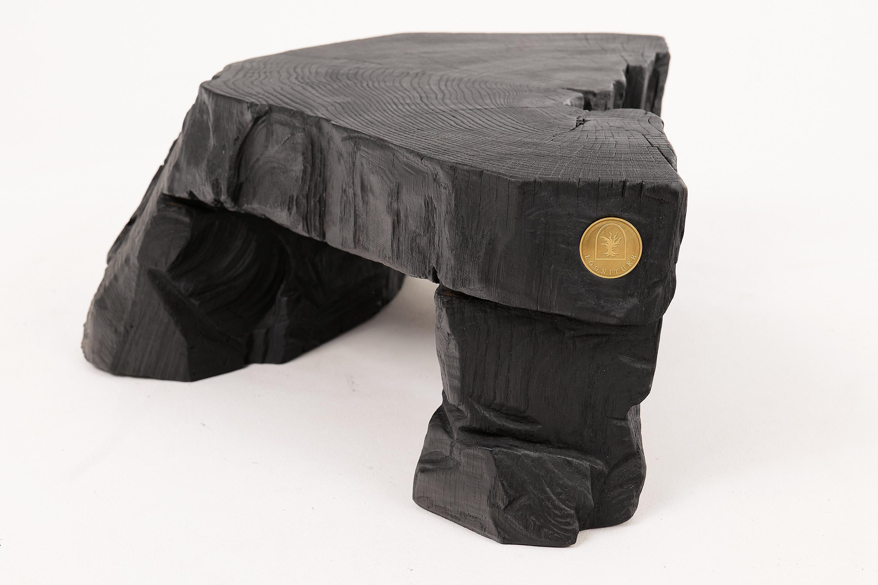 Mesa Auxiliar Escultórica Rústica, Taburete, Madera de Roble Negro Quemado, Única, Muebles de Madera en venta 6