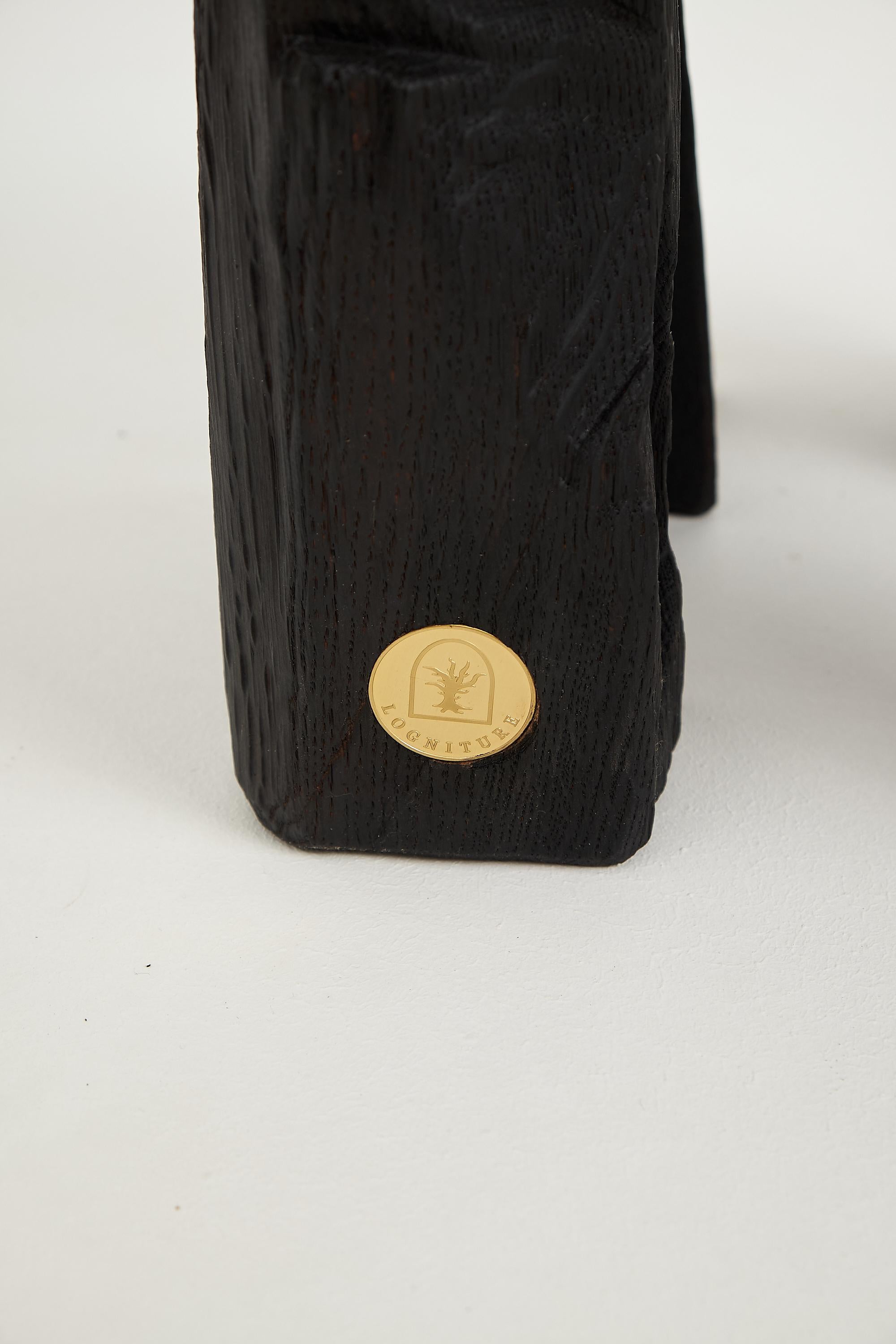 Mesa Auxiliar Escultórica Rústica, Taburete, Madera de Roble Negro Quemado, Única, Muebles de Madera en venta 1