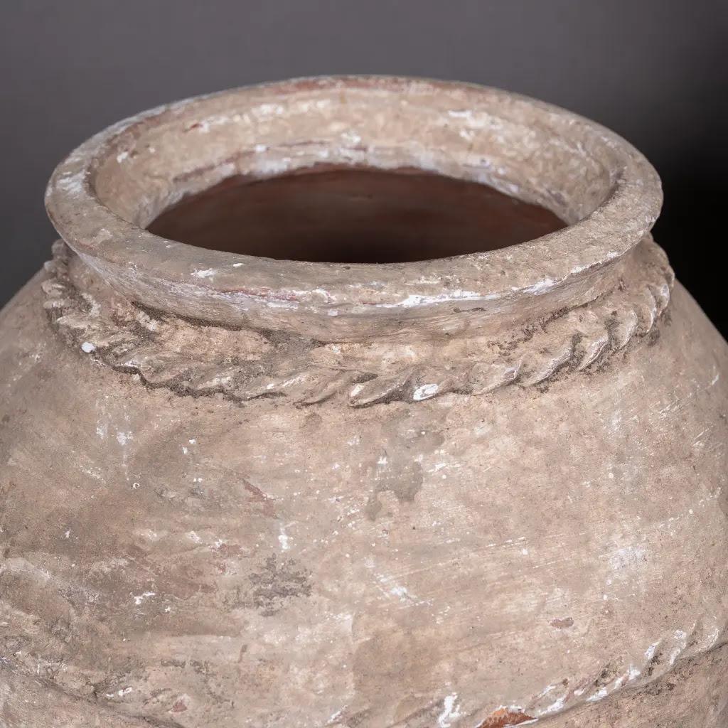 Indonésien Ensemble rustique de 4 jarres à eau en faïence patinée beige, 20e siècle, Java en vente