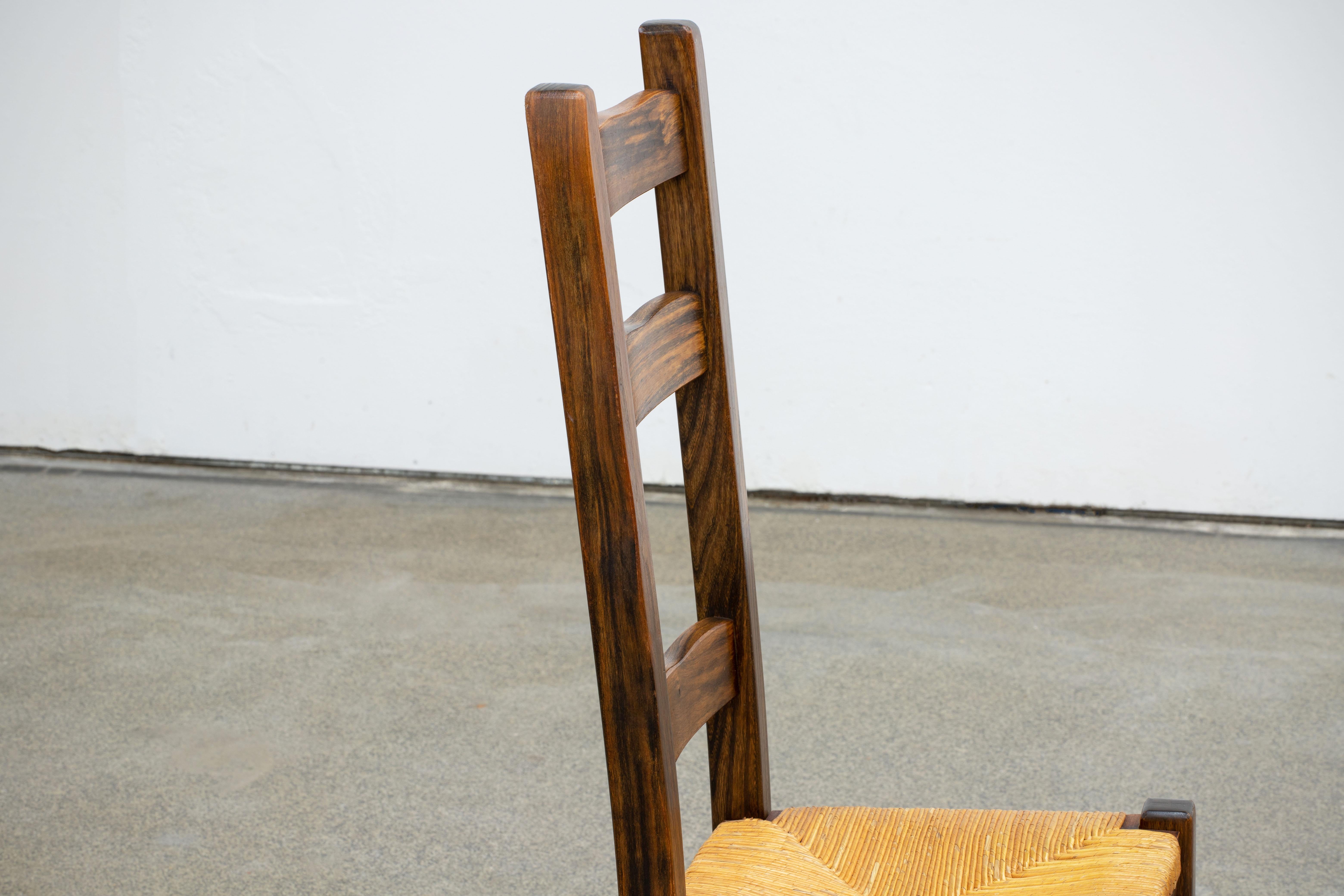 Ensemble rustique de 4 chaises en orme massif, par Olavi Hanninen en vente 8