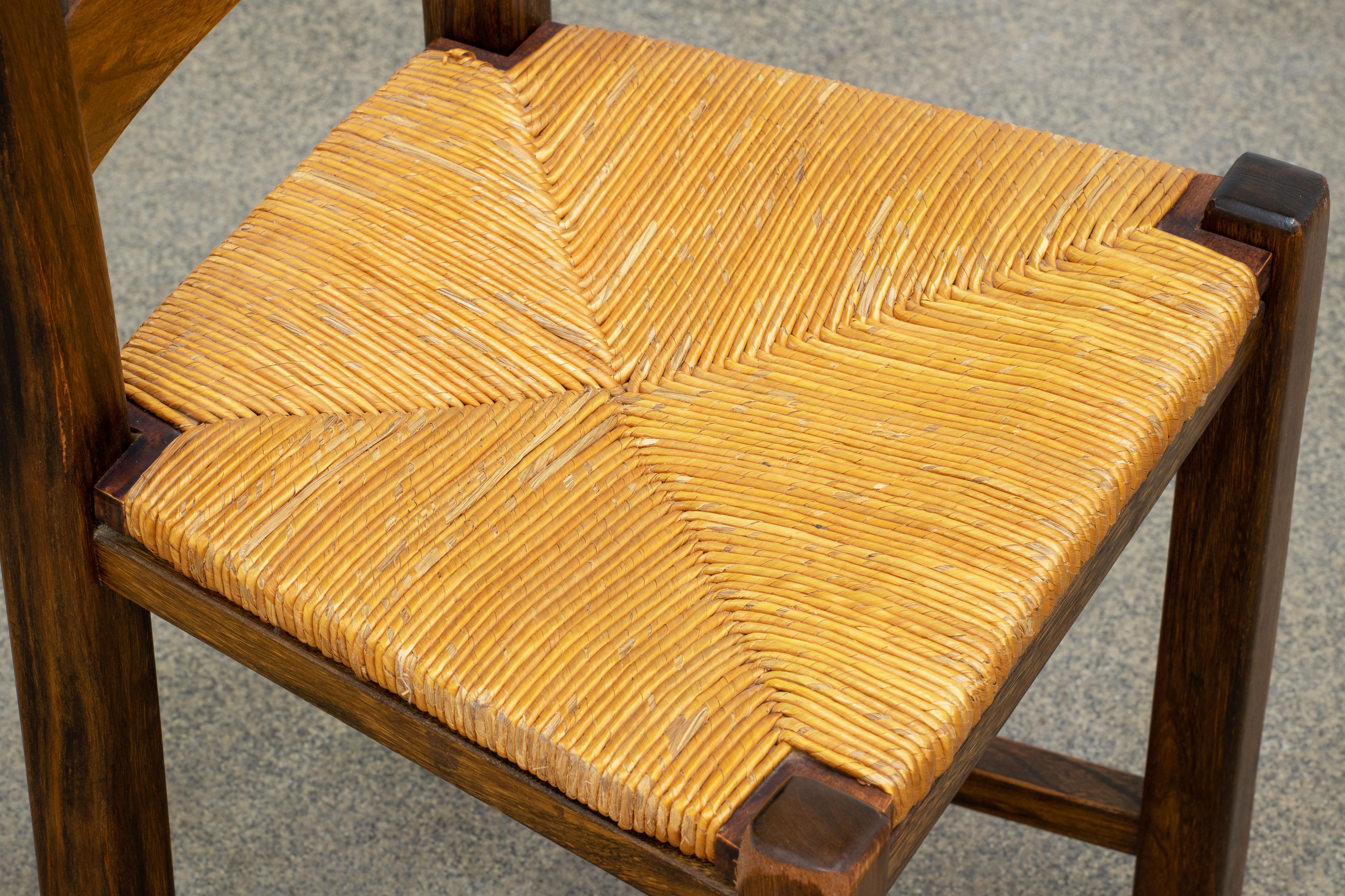 Ensemble rustique de 4 chaises en orme massif, par Olavi Hanninen en vente 9