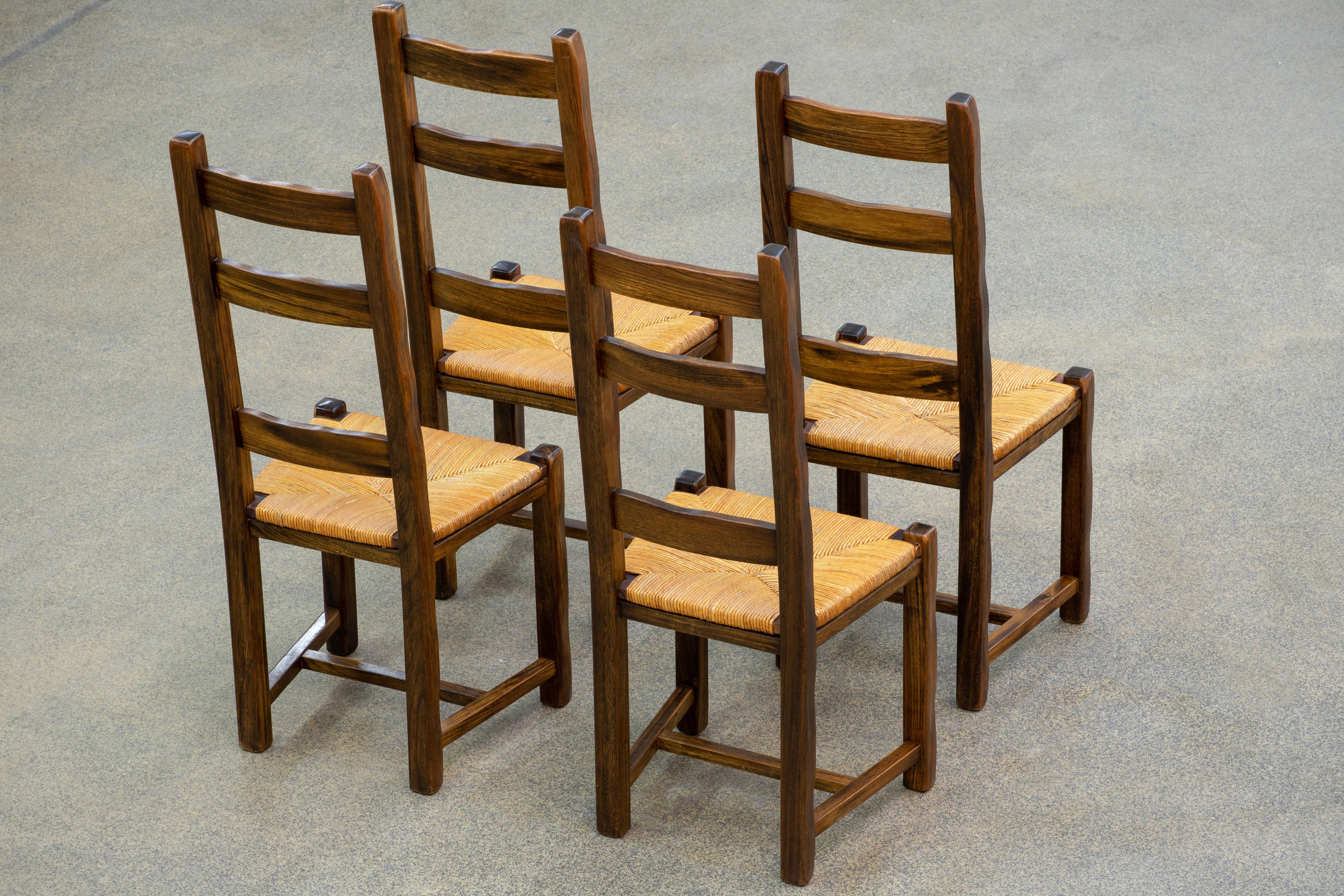 Rustic Set of 4 Chairs, Solid Elm, by Olavi Hanninen For Sale 1