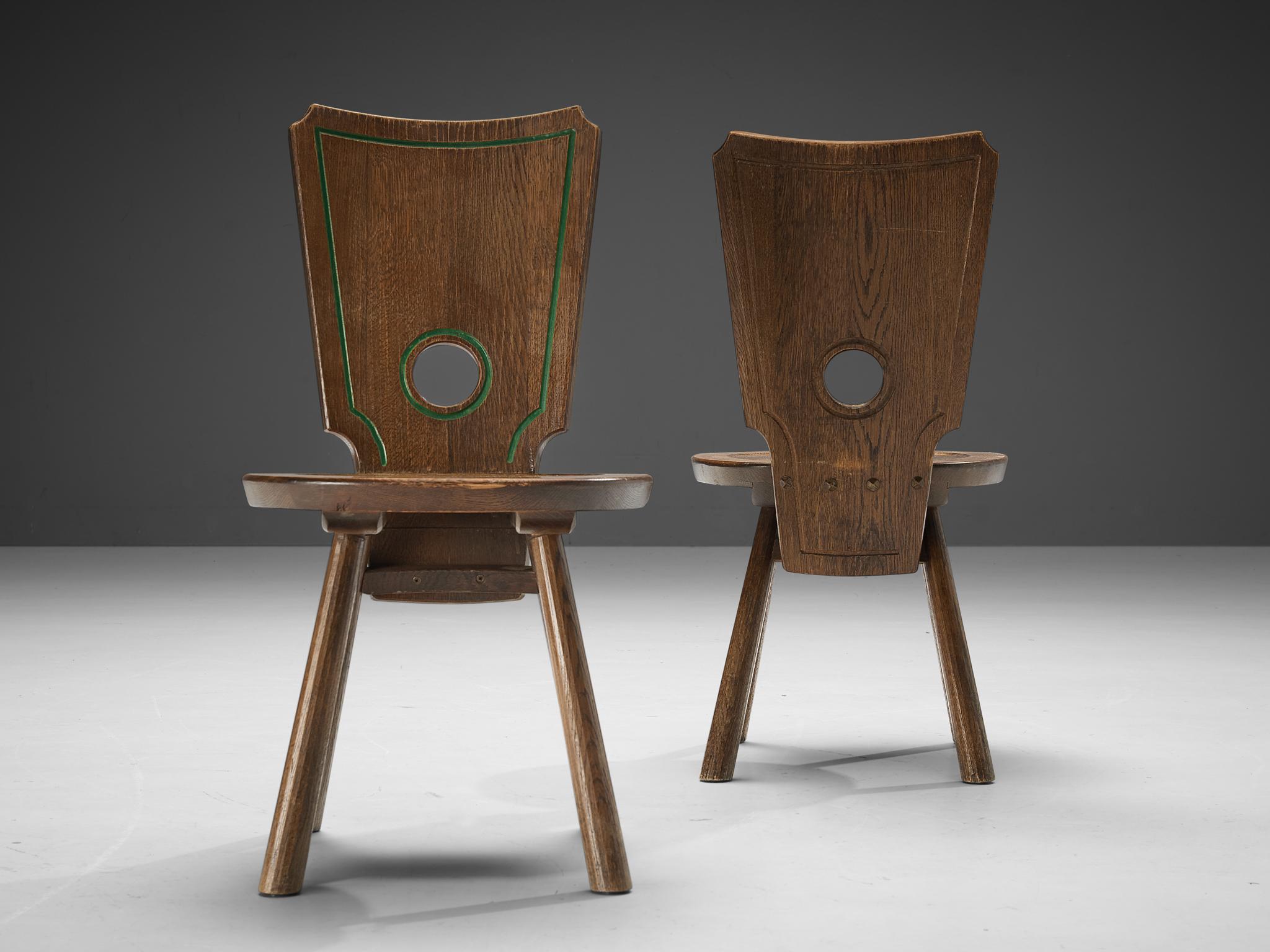 Milieu du XXe siècle Ensemble rustique de six chaises de salle à manger en chêne massif en vente
