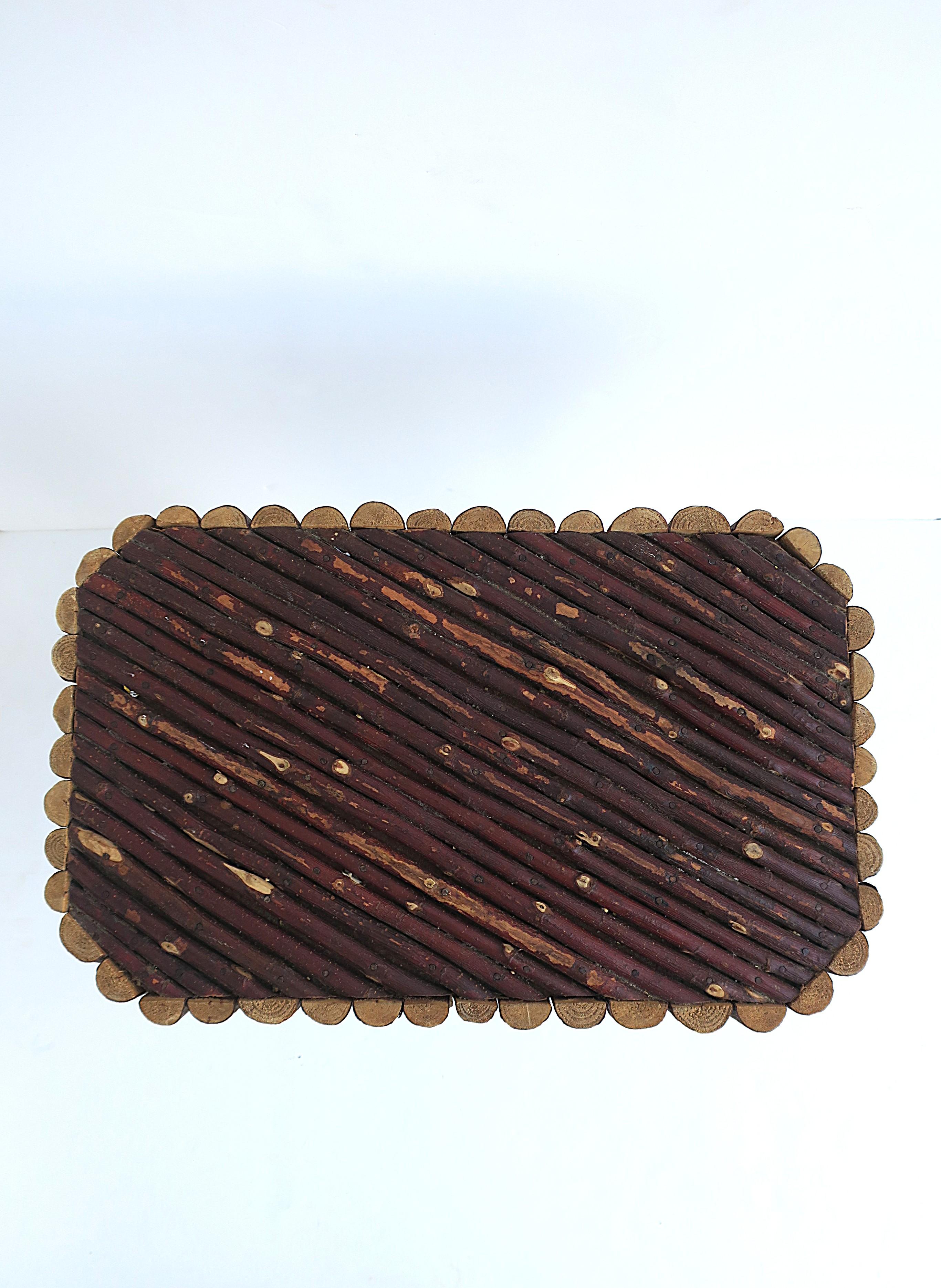 Table d'appoint rustique en vente 3