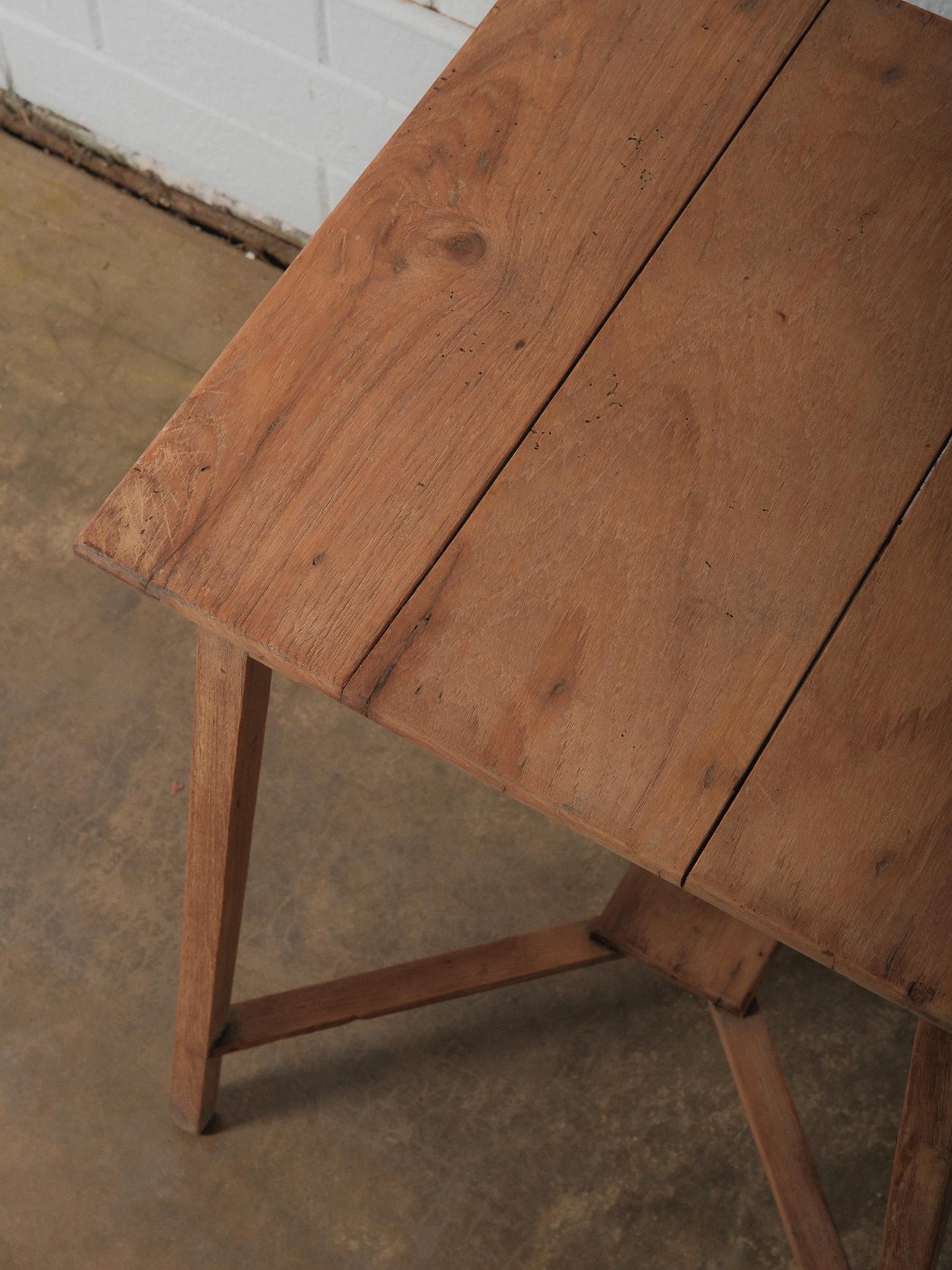 Rustic Slat Top Wooden Table en vente 1