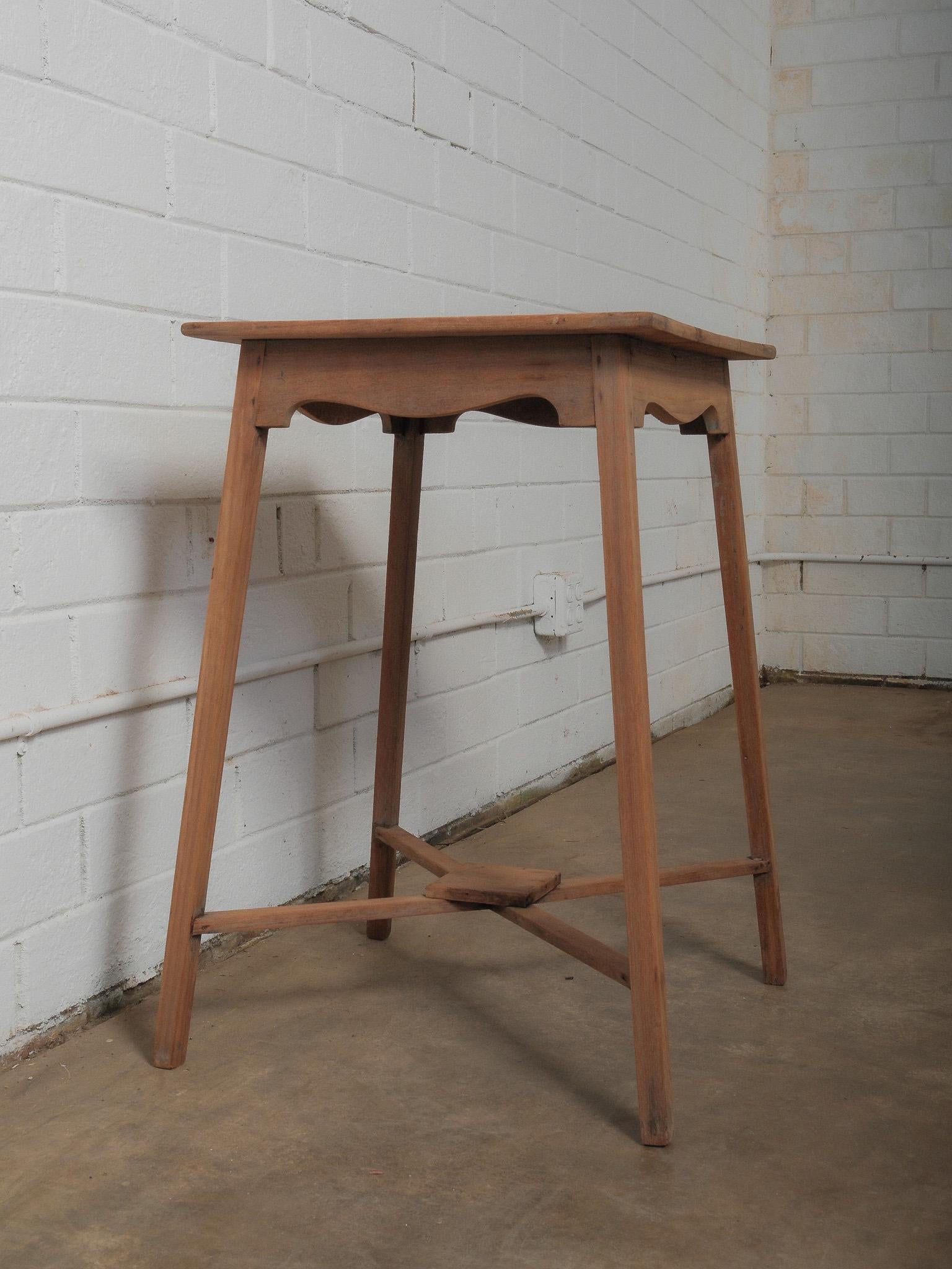 Rustic Slat Top Wooden Table en vente 2