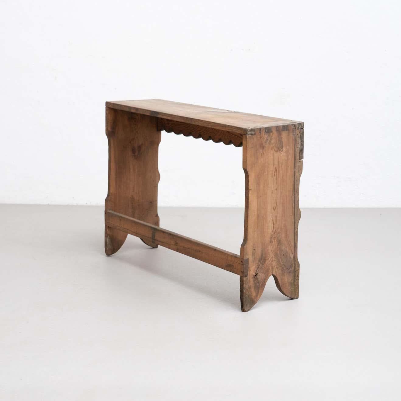 Rustic Small Wood Bench, circa 1920 In Fair Condition In Barcelona, Barcelona