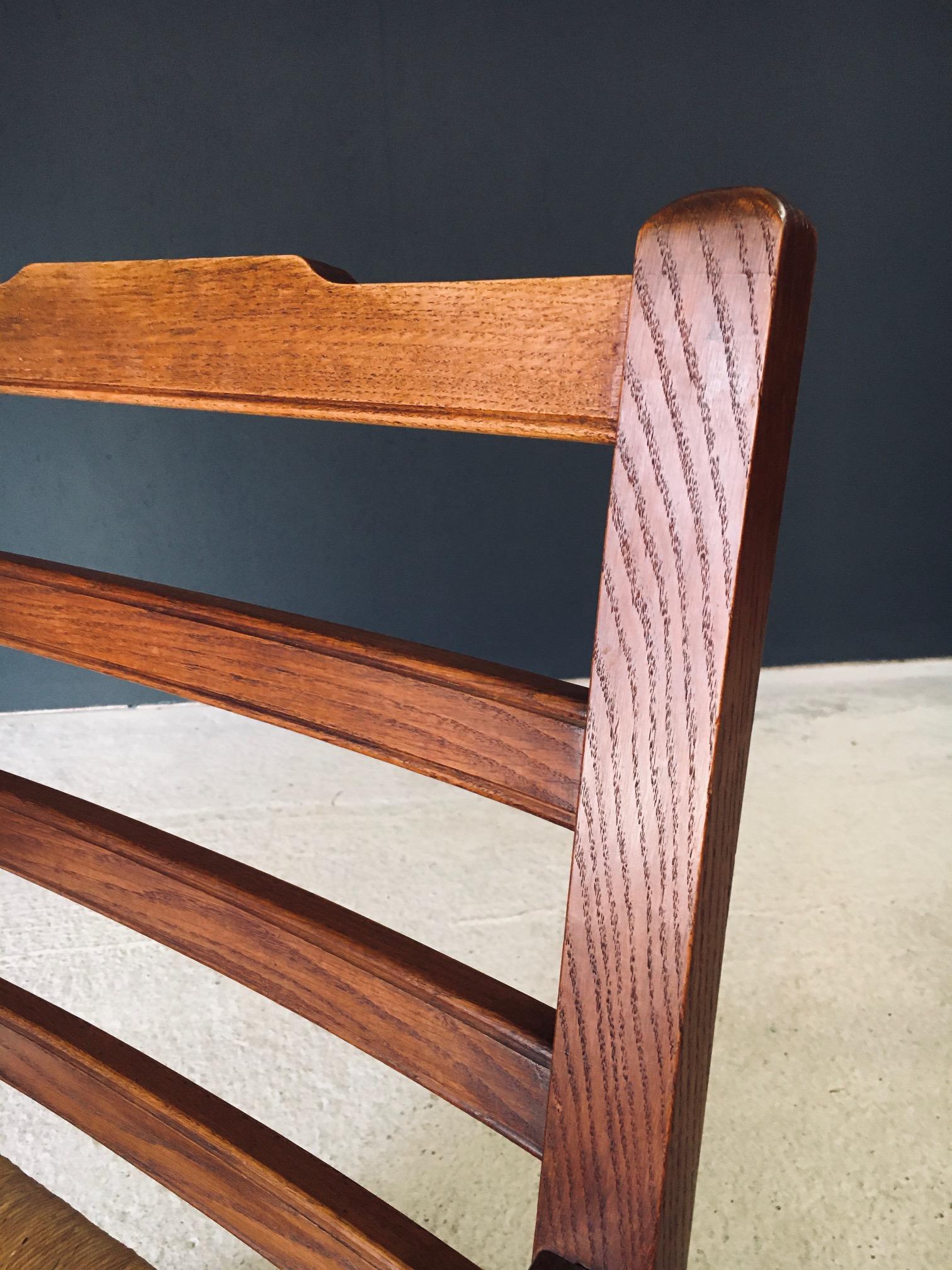 Sillón de diseño rústico con brazos XL de roble y junco, Francia Años 30 en venta 6