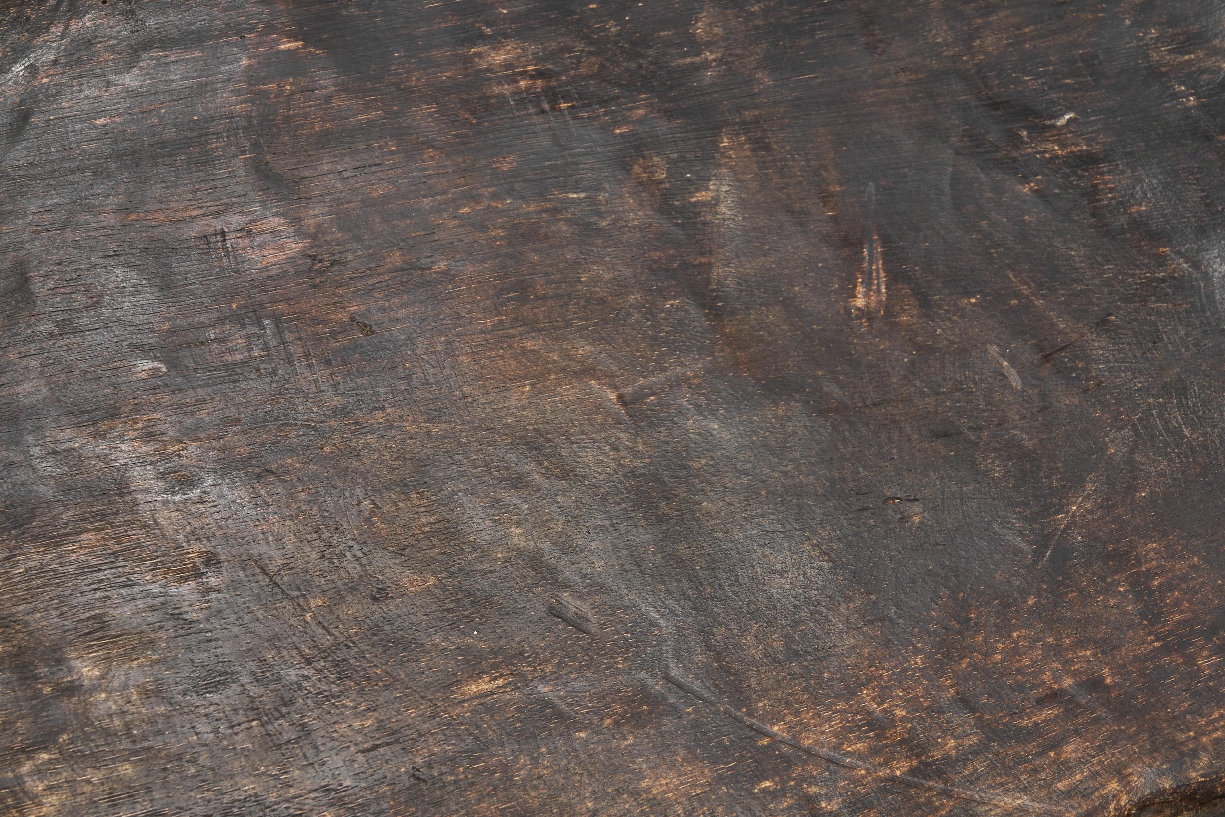 Bois Table basse Naga rustique en bois massif, Inde, début du 20ème siècle en vente