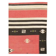 Rustic Southwestern Style North American Navajo Tribal Accent Rug, circa 1940