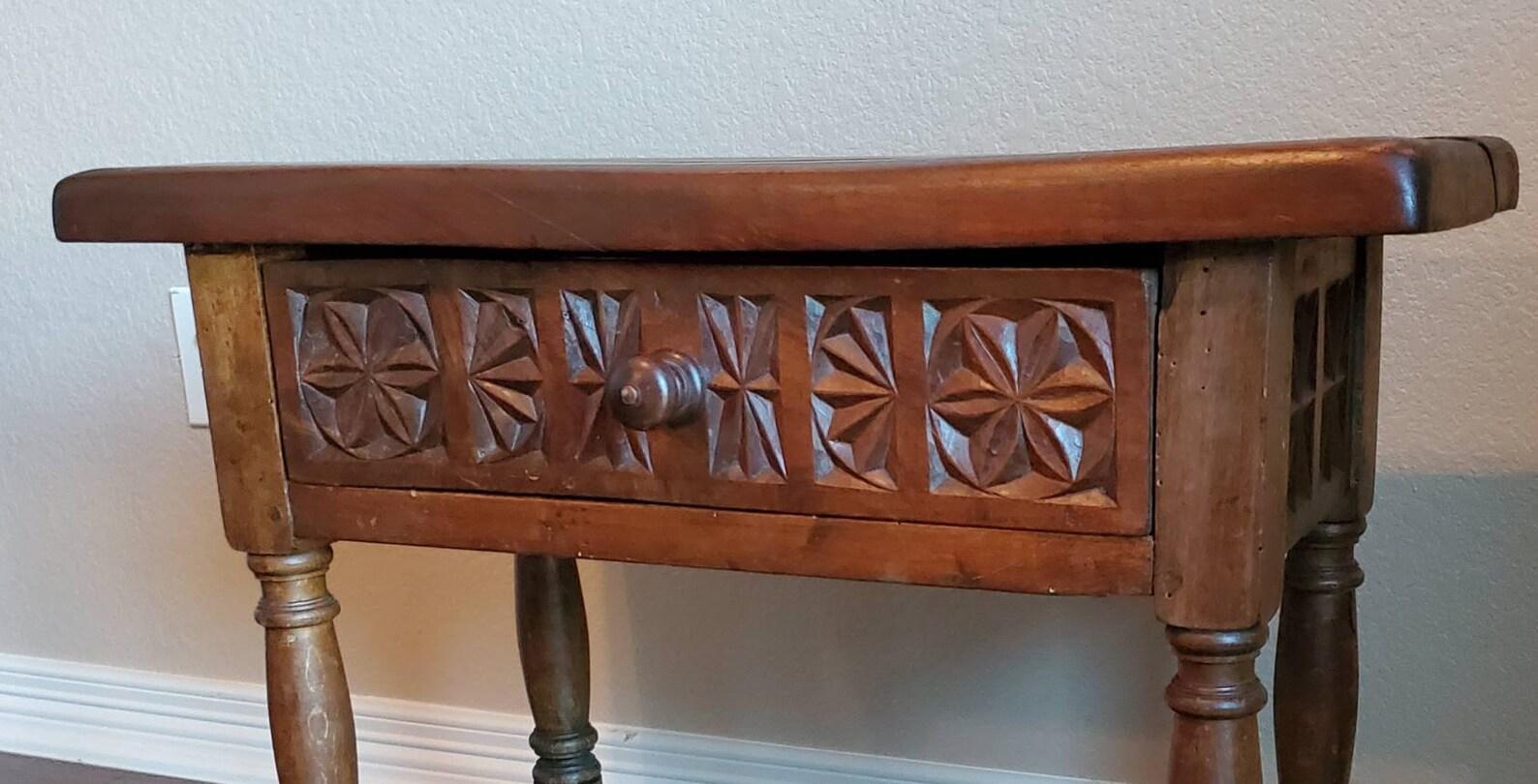 Antique Spanish Baroque Carved Walnut End Table or Stool In Good Condition For Sale In Forney, TX