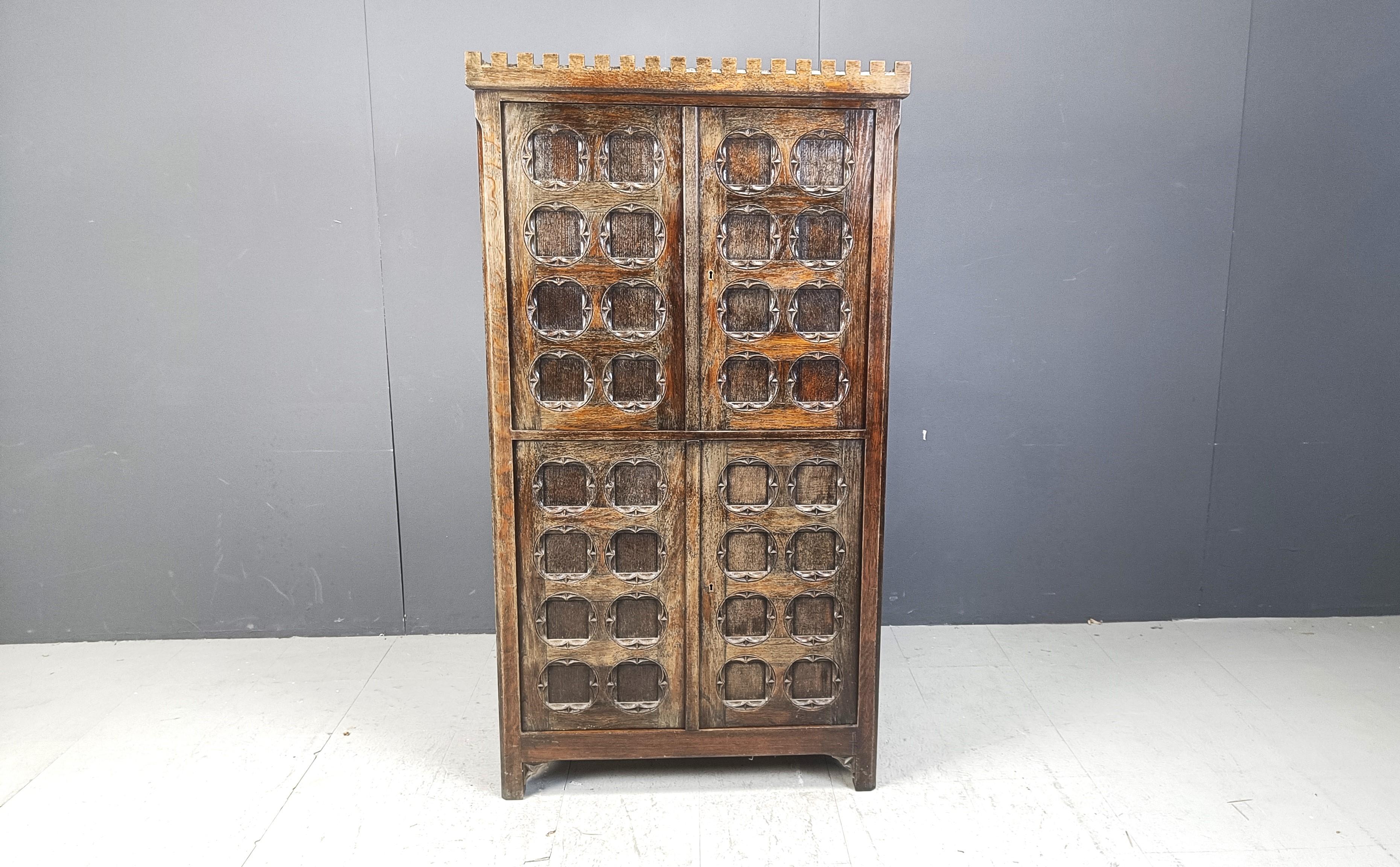 Rustic spanish cabinet, 1960s In Good Condition In Leuven, Vlaams Gewest