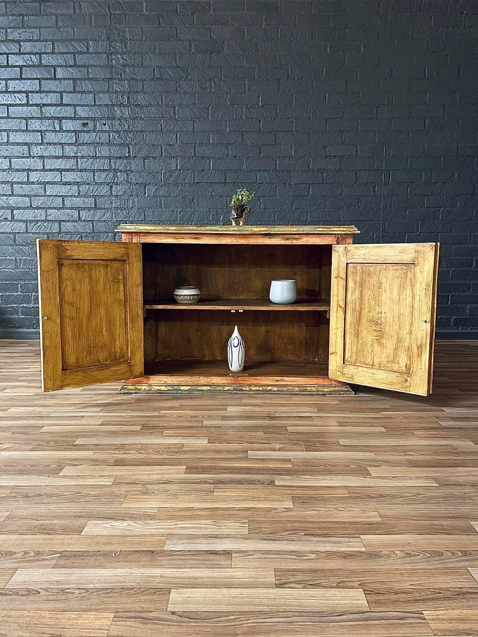 Pino Rustic Spanish Colonial Hacienda Cabinet w/ Hand-Carved Faces in vendita