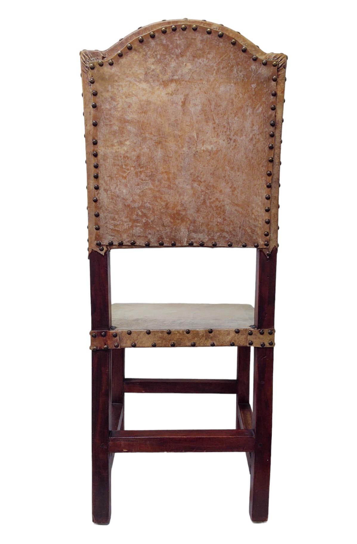 Chaise rustique en peau de vache de style Coloni espagnol en vente 3