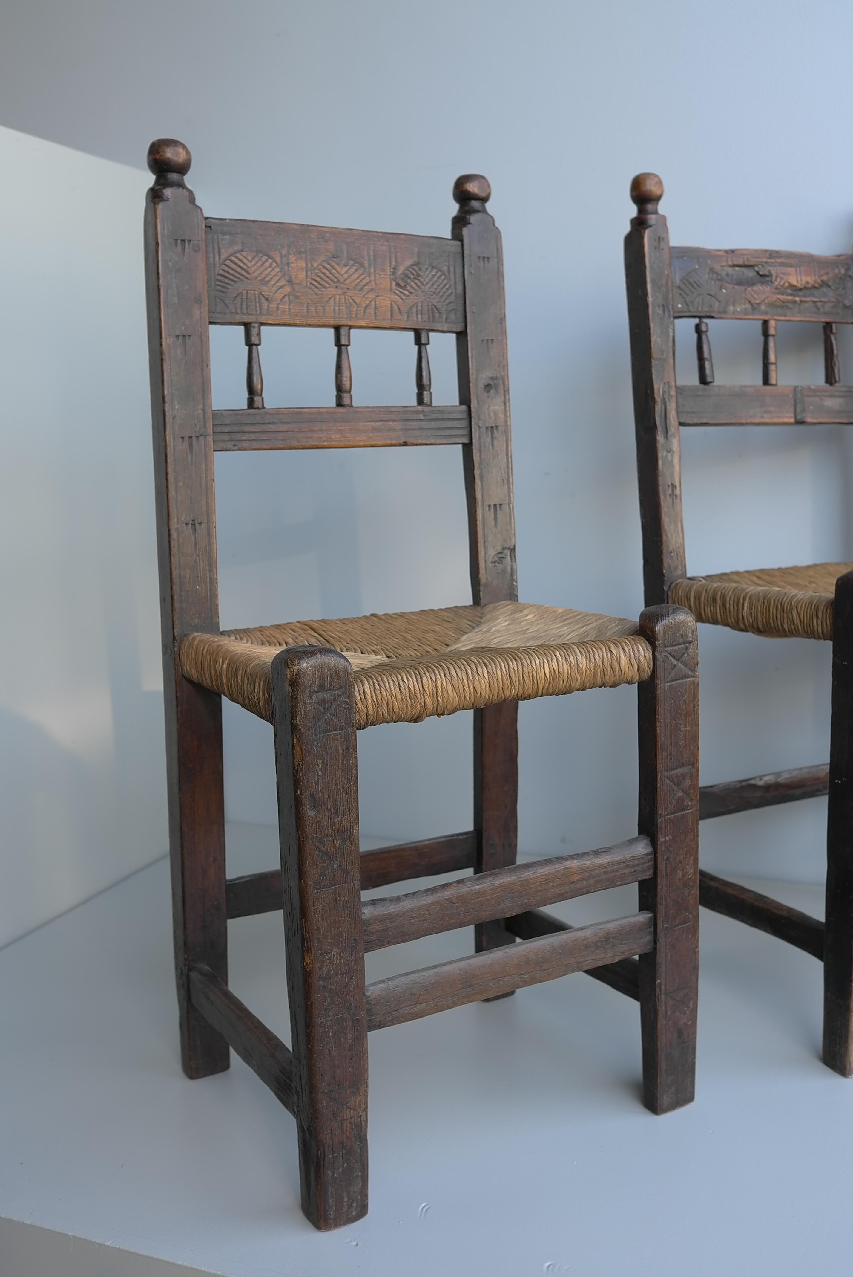 Jonc Chaises rustiques espagnoles avec sièges en jonc, Espagne, début du 20e siècle en vente