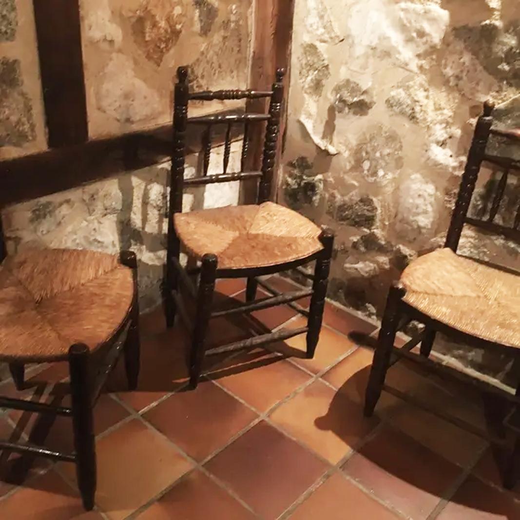 Rustic Spanish Turned Wood Chairs and Straw Seat , Lot of Four For Sale 2