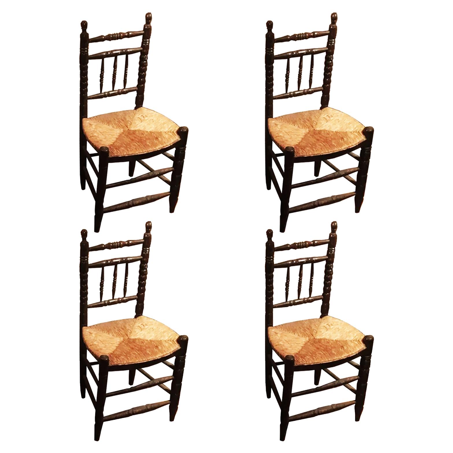 Chaises espagnoles rustiques en bois tourné et assise en paille, lot de quatre