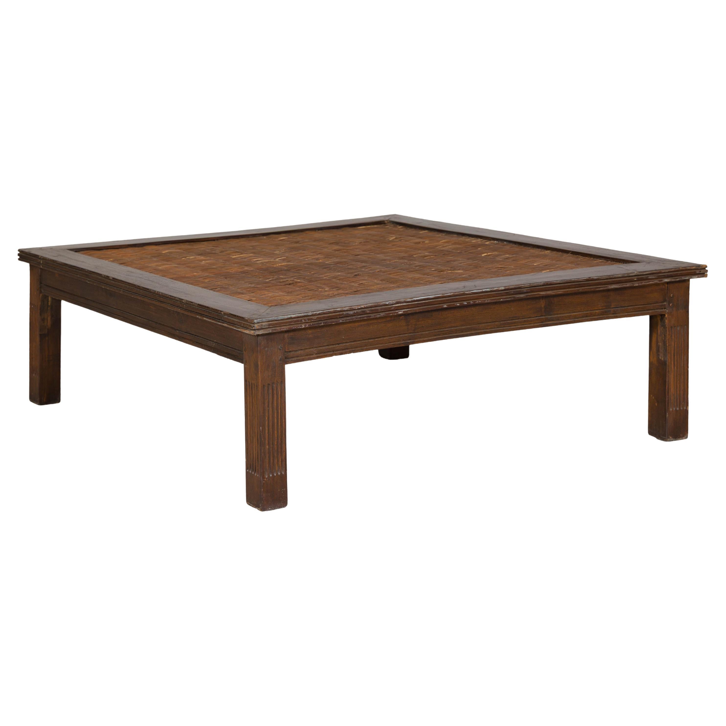 Mesa de centro rústica cuadrada de madera dura con tablero de ratán tejido, Vintage