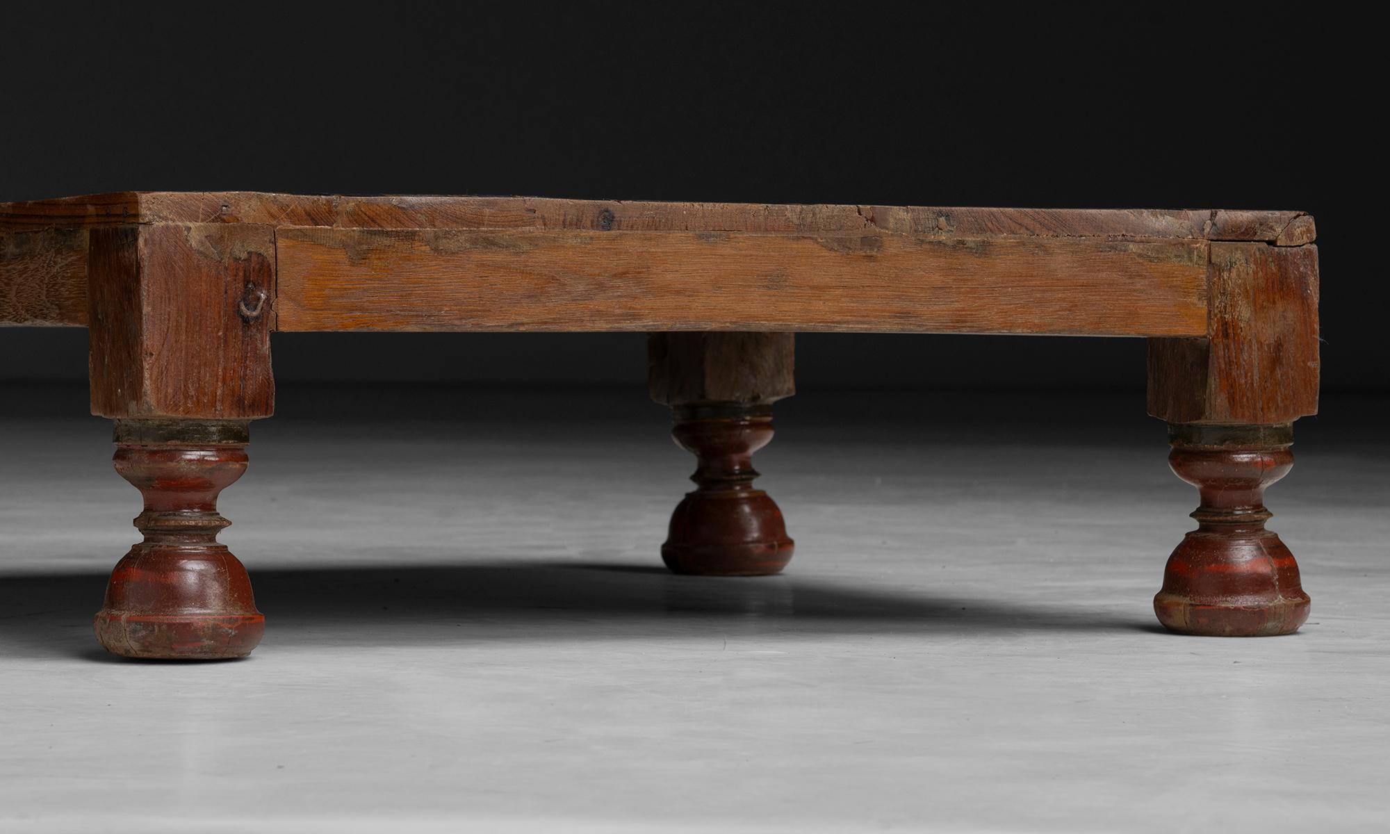 Rustikaler Store Riser / Couchtisch, England um 1900 (Eichenholz) im Angebot