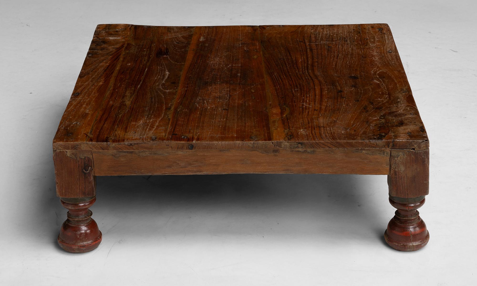 Rustikaler Store Riser / Couchtisch, England um 1900 im Angebot 1