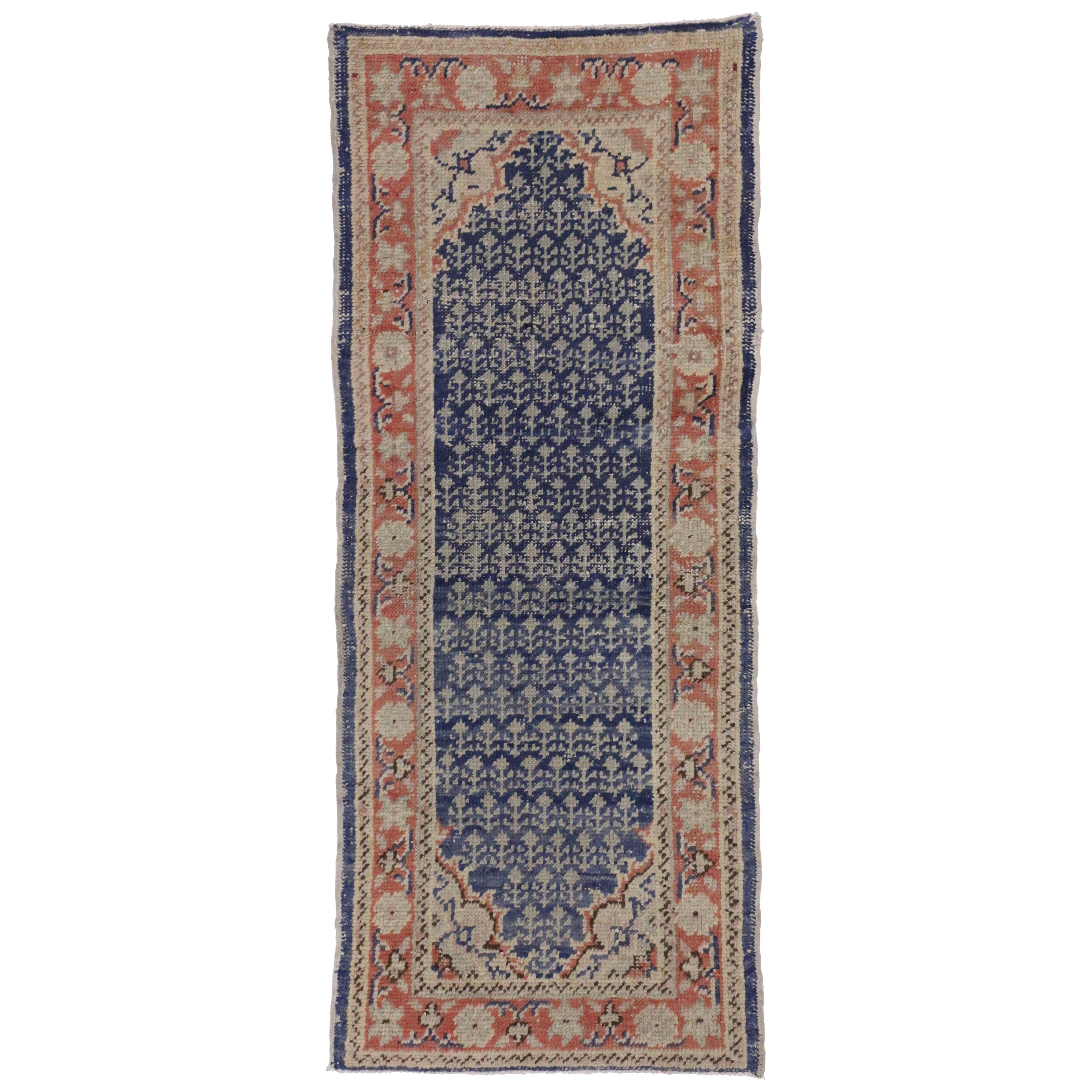 Rustic Style Distressed Turkish Sivas Accent Rug