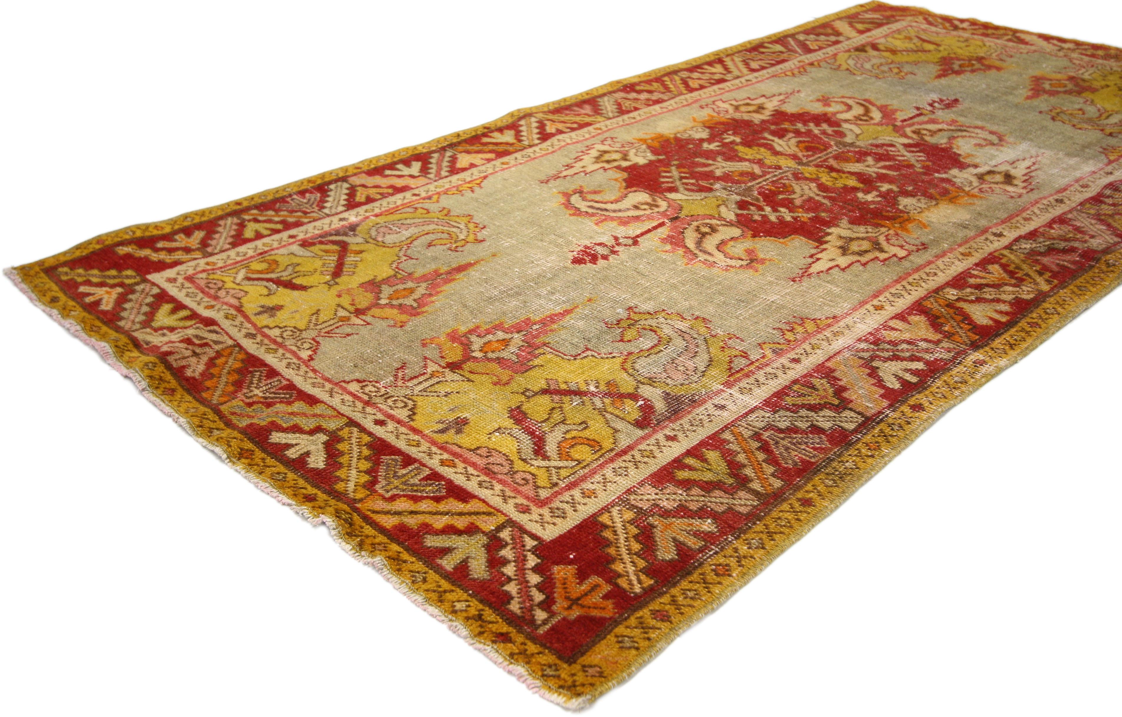 Rustic Style Distressed Vintage Turkish Oushak Rug In Distressed Condition For Sale In Dallas, TX
