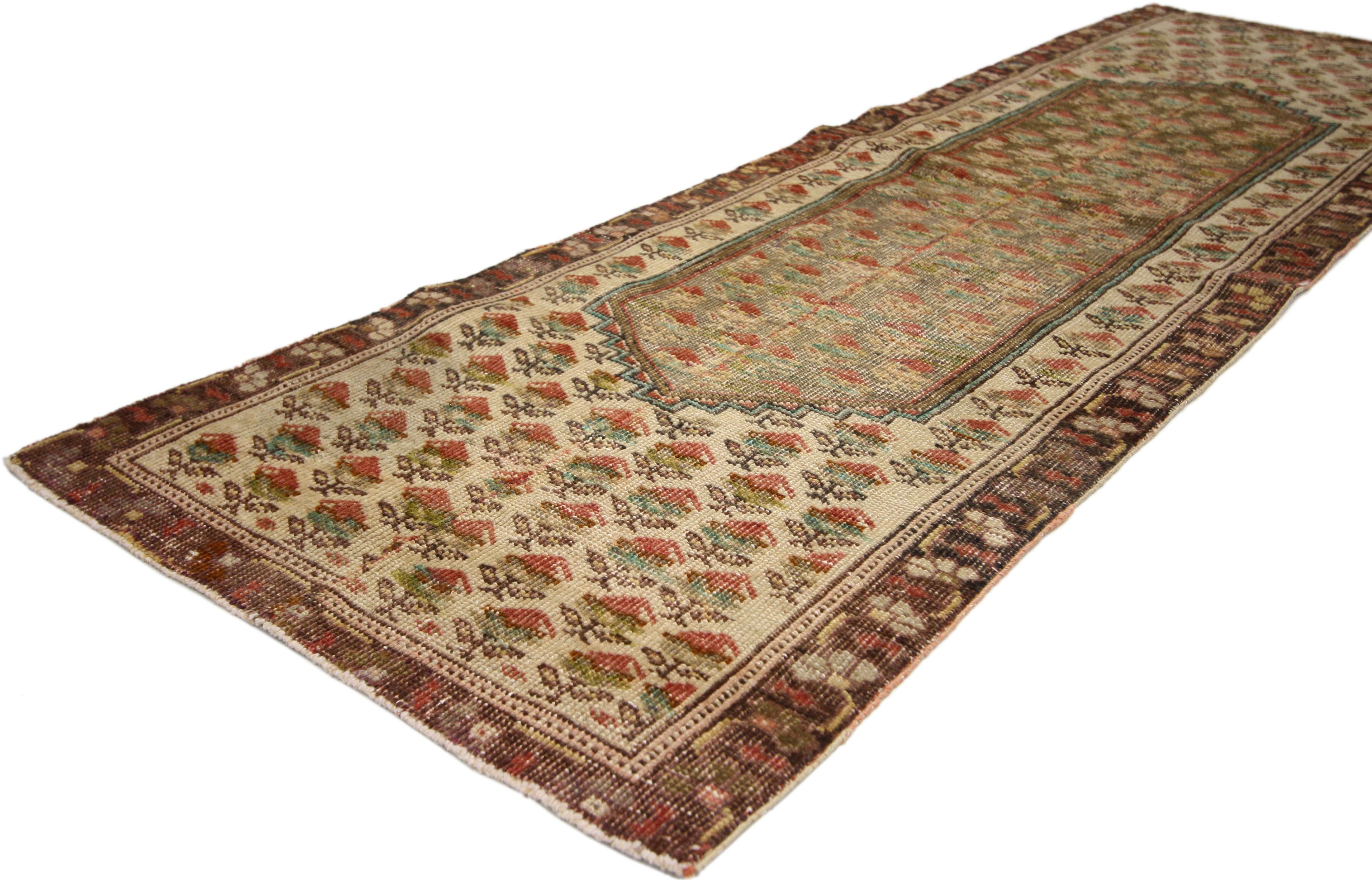 Rustic Style Distressed Vintage Turkish Oushak Rug In Distressed Condition For Sale In Dallas, TX