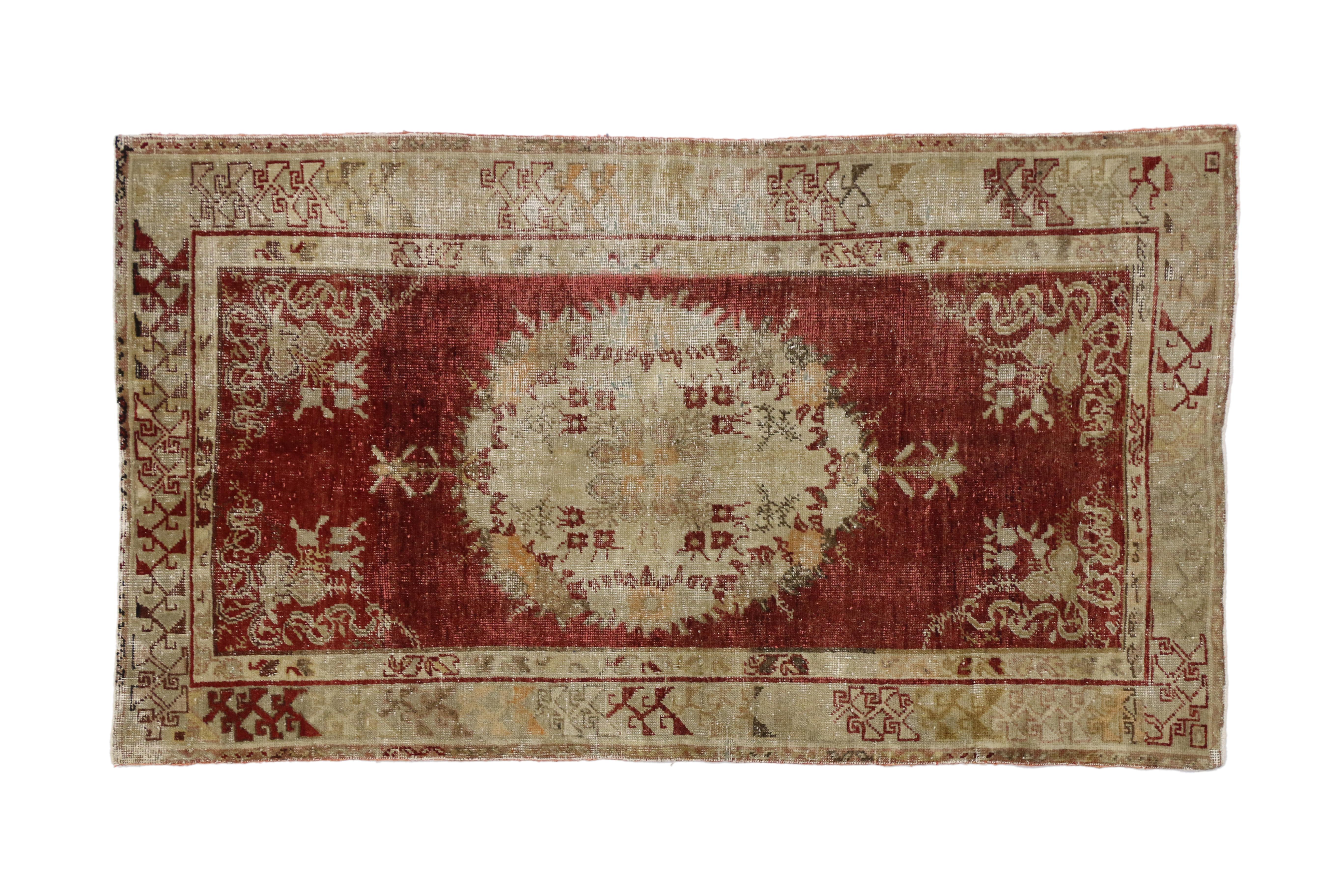 Rustic Style Distressed Vintage Turkish Oushak Rug, Kitchen, Foyer or Entry Rug In Distressed Condition In Dallas, TX