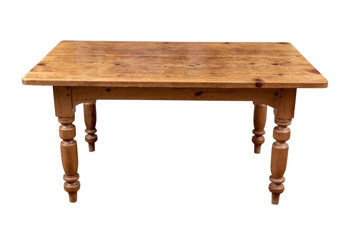 Rustic Style Pine Farm Table In Distressed Condition For Sale In Bridgeport, CT