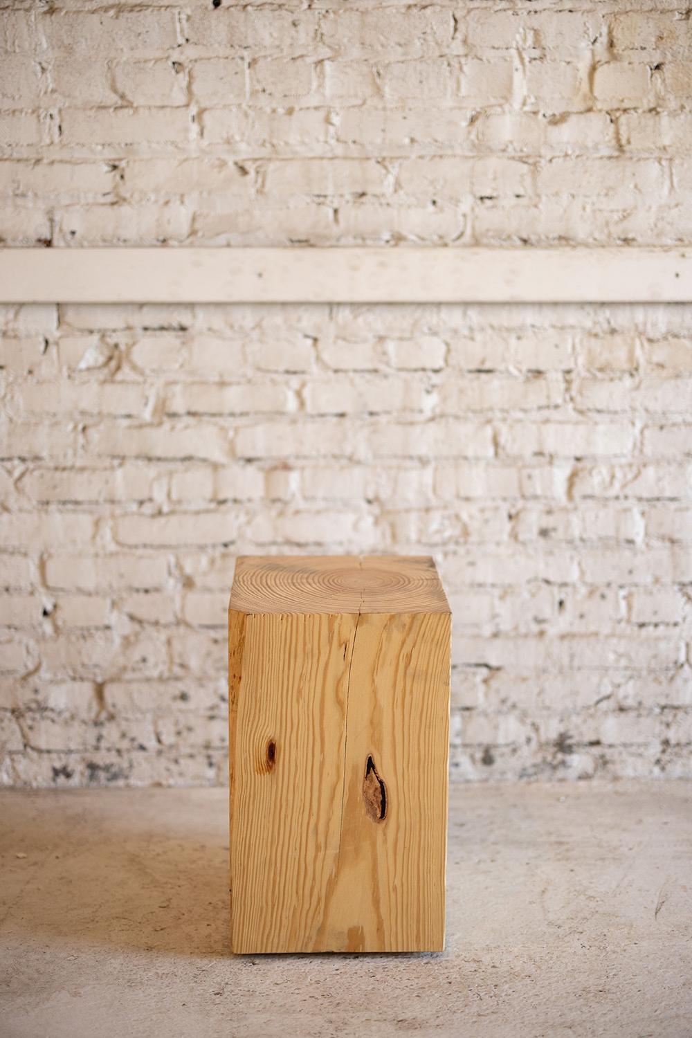 Rustic style solid wood cube side salvaged pine is simple and versatile. The sturdy 