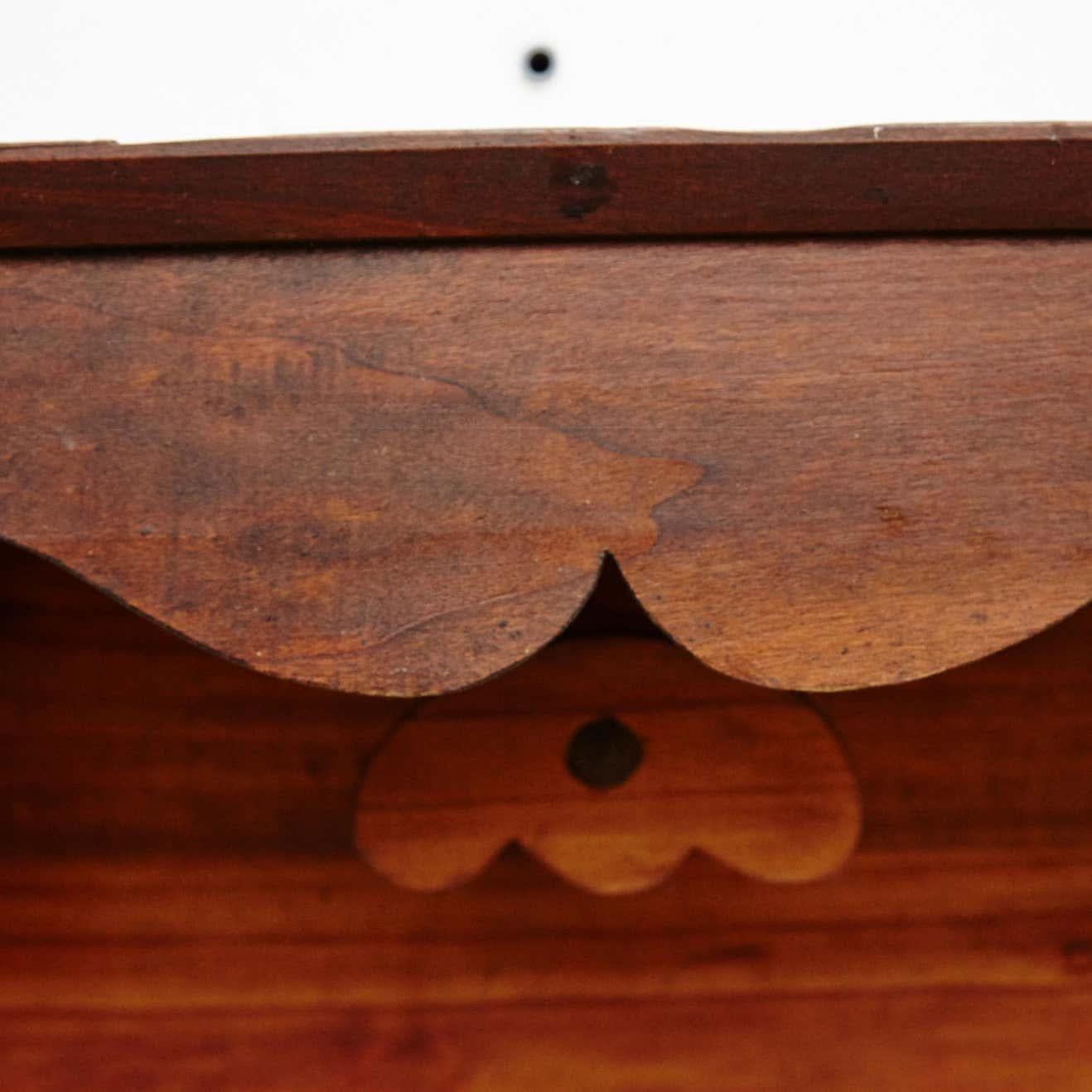 Appendiabiti da parete in legno spagnolo in stile rustico In condizioni discrete in vendita a Barcelona, ES