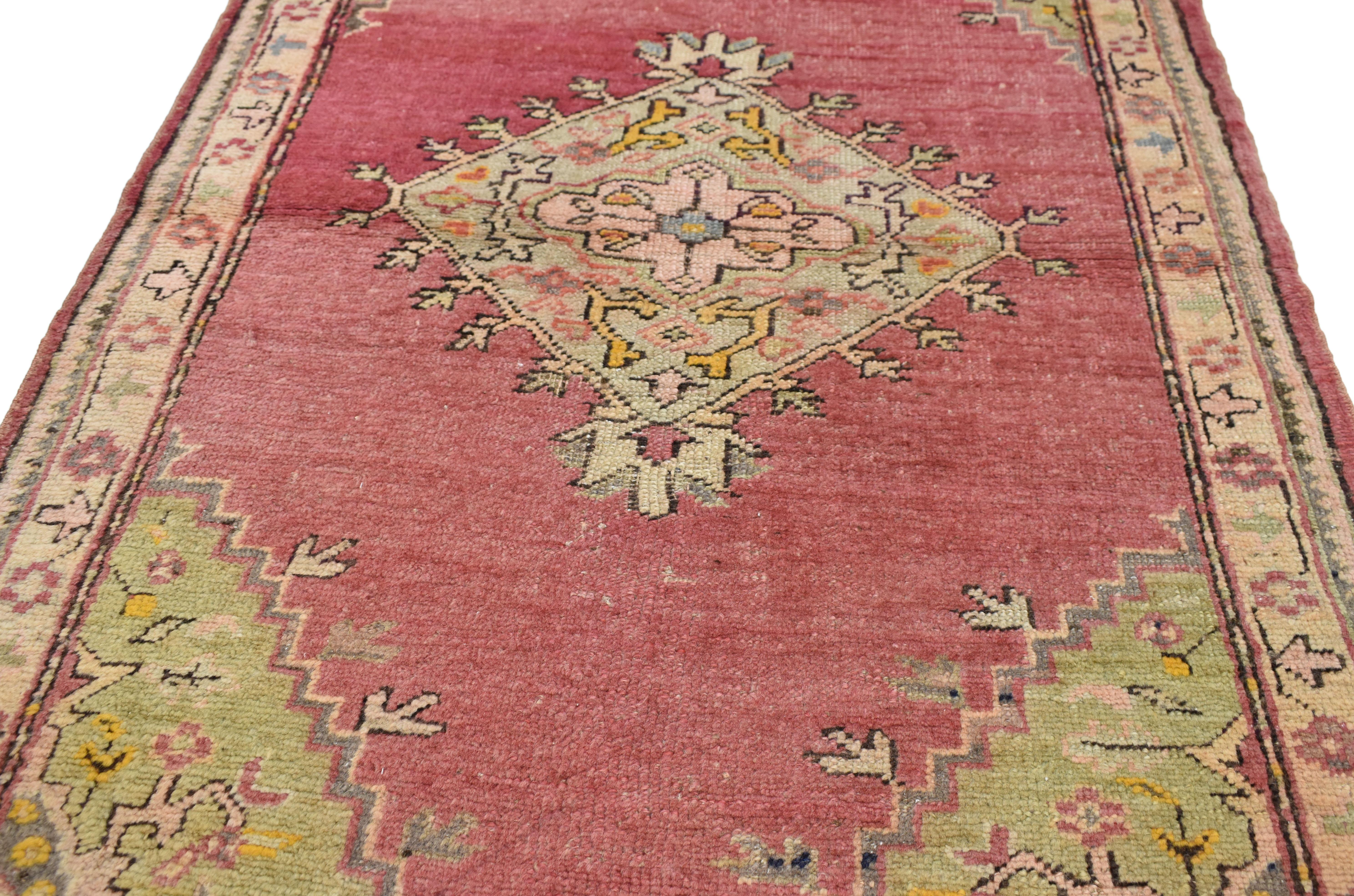 51779 Rustic Style Vintage Turkish Oushak Accent rug, Entry or Foyer Rug 03'06 x 05'07. This hand knotted wool vintage Turkish Oushak rug features a large diamond-shaped medallion with palmette pendants and trefoil hooks across a lovely abrashed