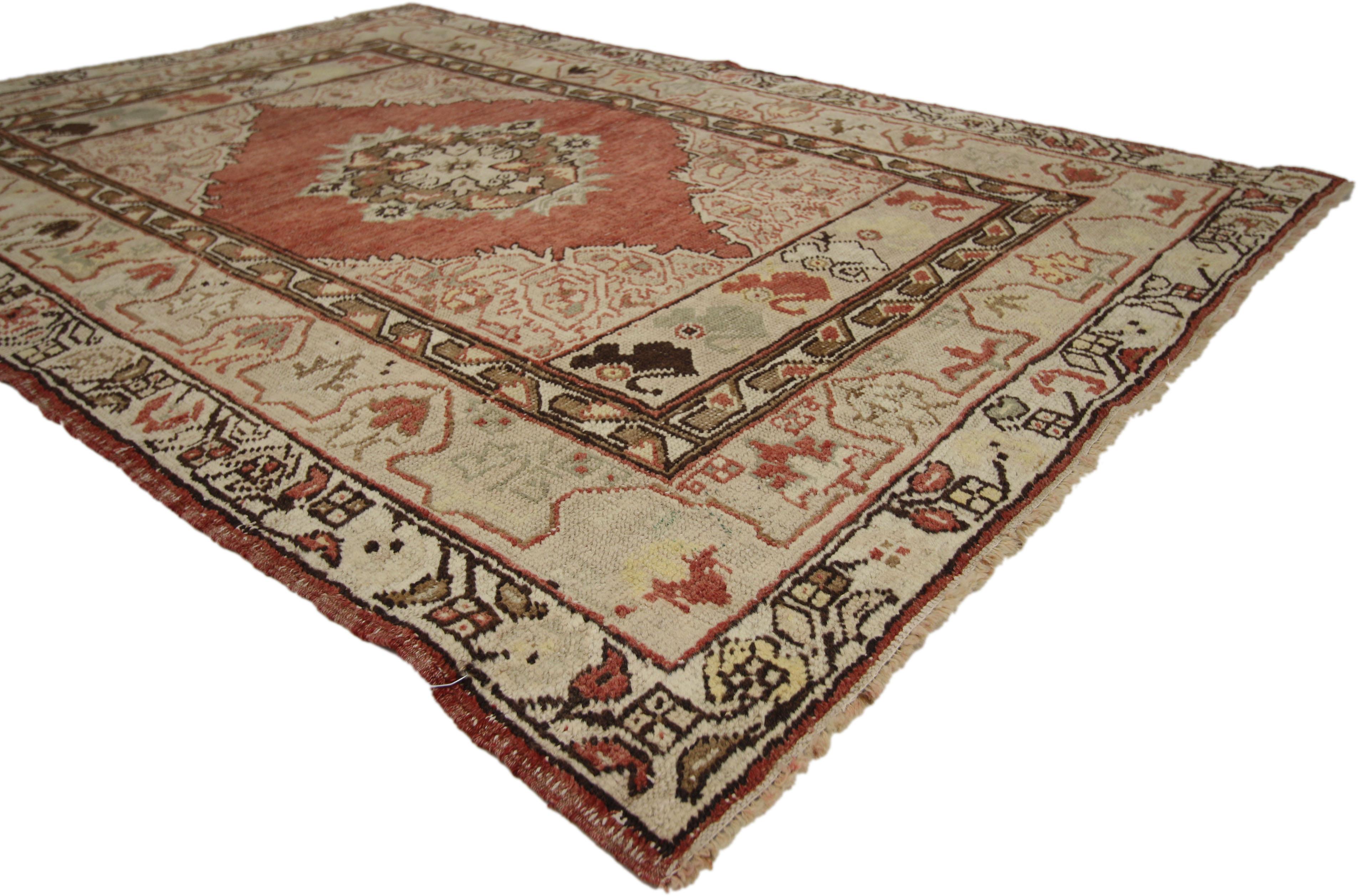 Rustic Style Vintage Turkish Oushak Accent Rug, Entry or Foyer Rug In Good Condition For Sale In Dallas, TX