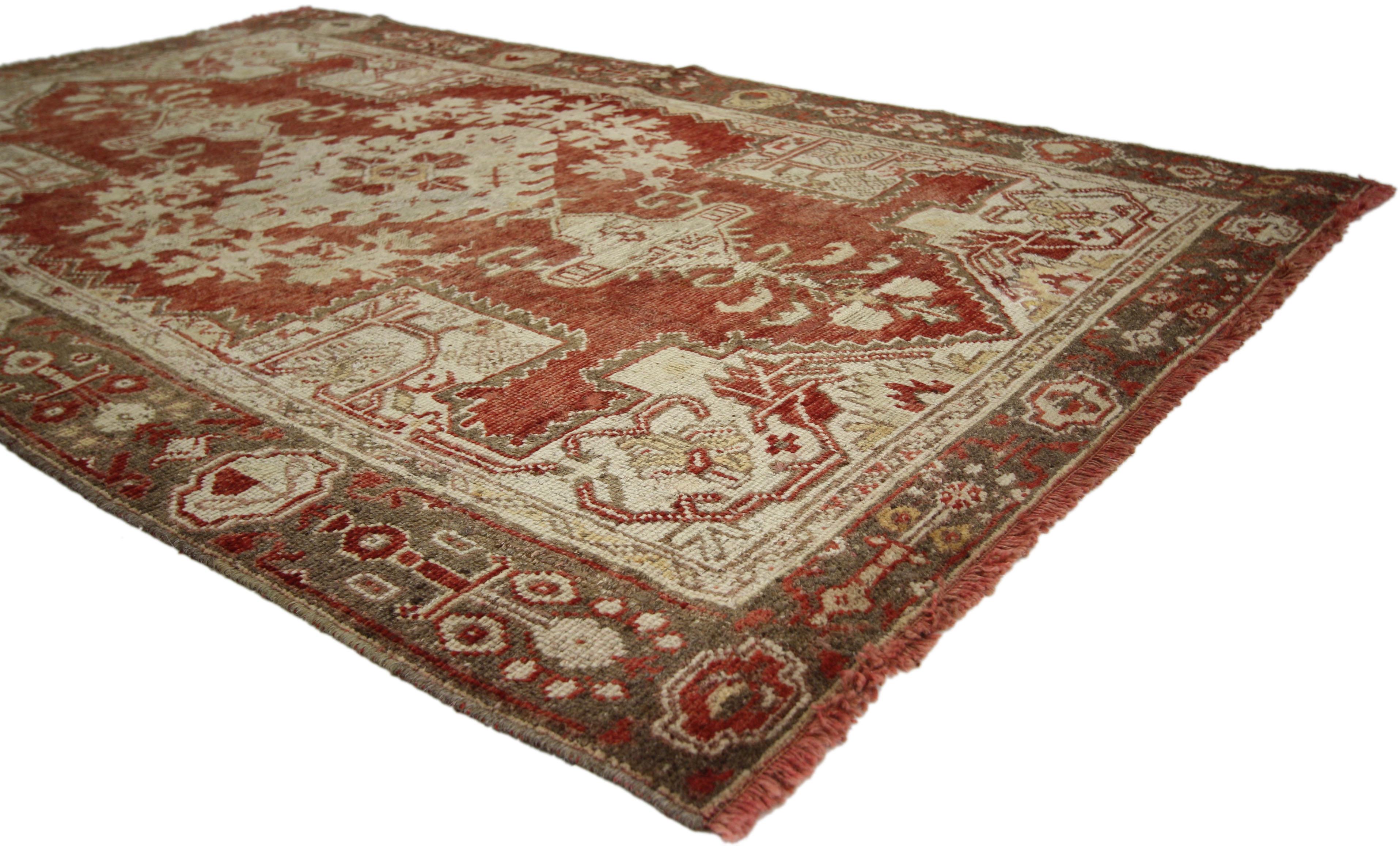 Rustic Style Vintage Turkish Oushak Rug for Kitchen, Foyer or Entry Rug In Good Condition For Sale In Dallas, TX