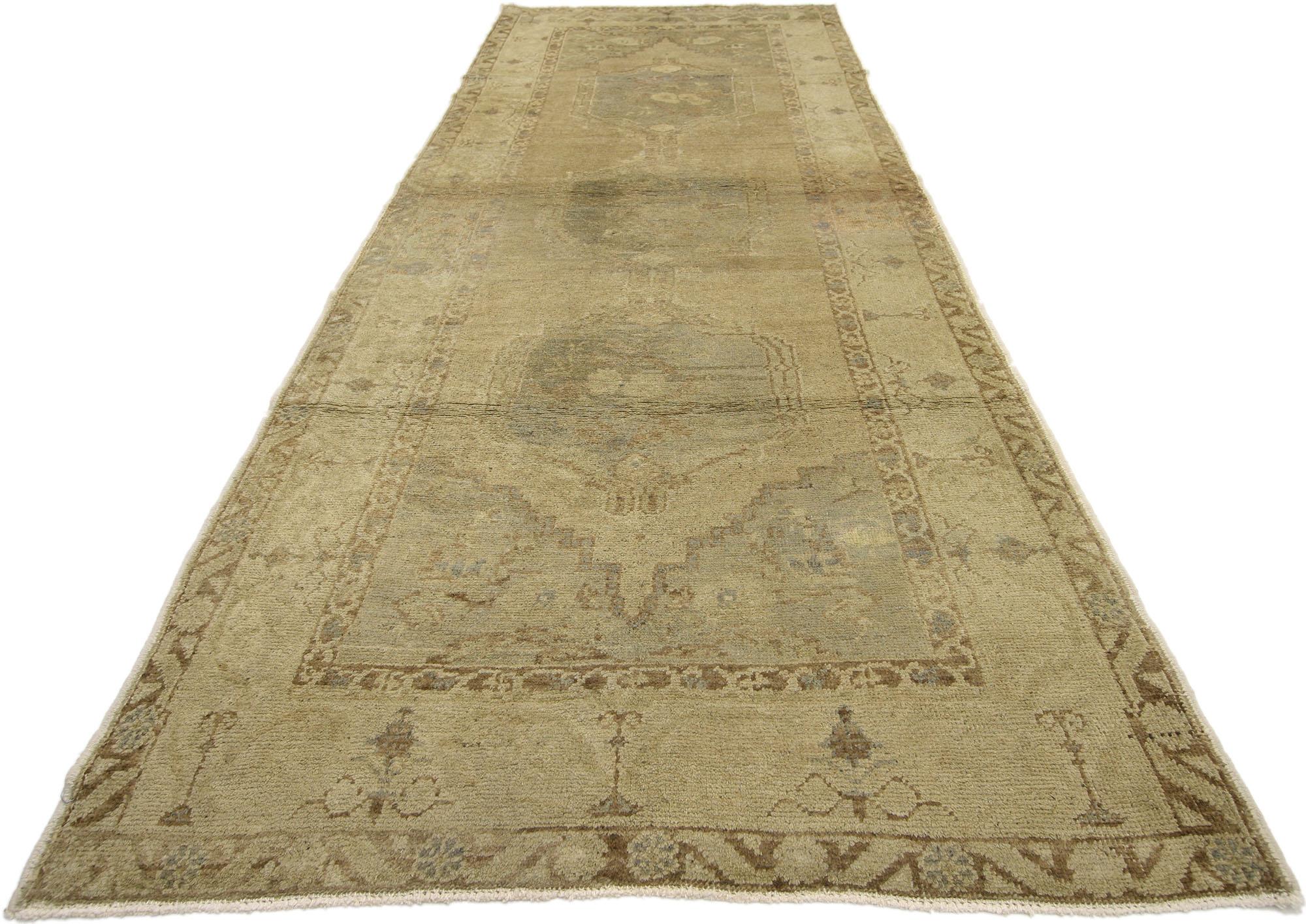 Rustic Style Vintage Turkish Oushak Runner, Hallway Runner In Good Condition For Sale In Dallas, TX