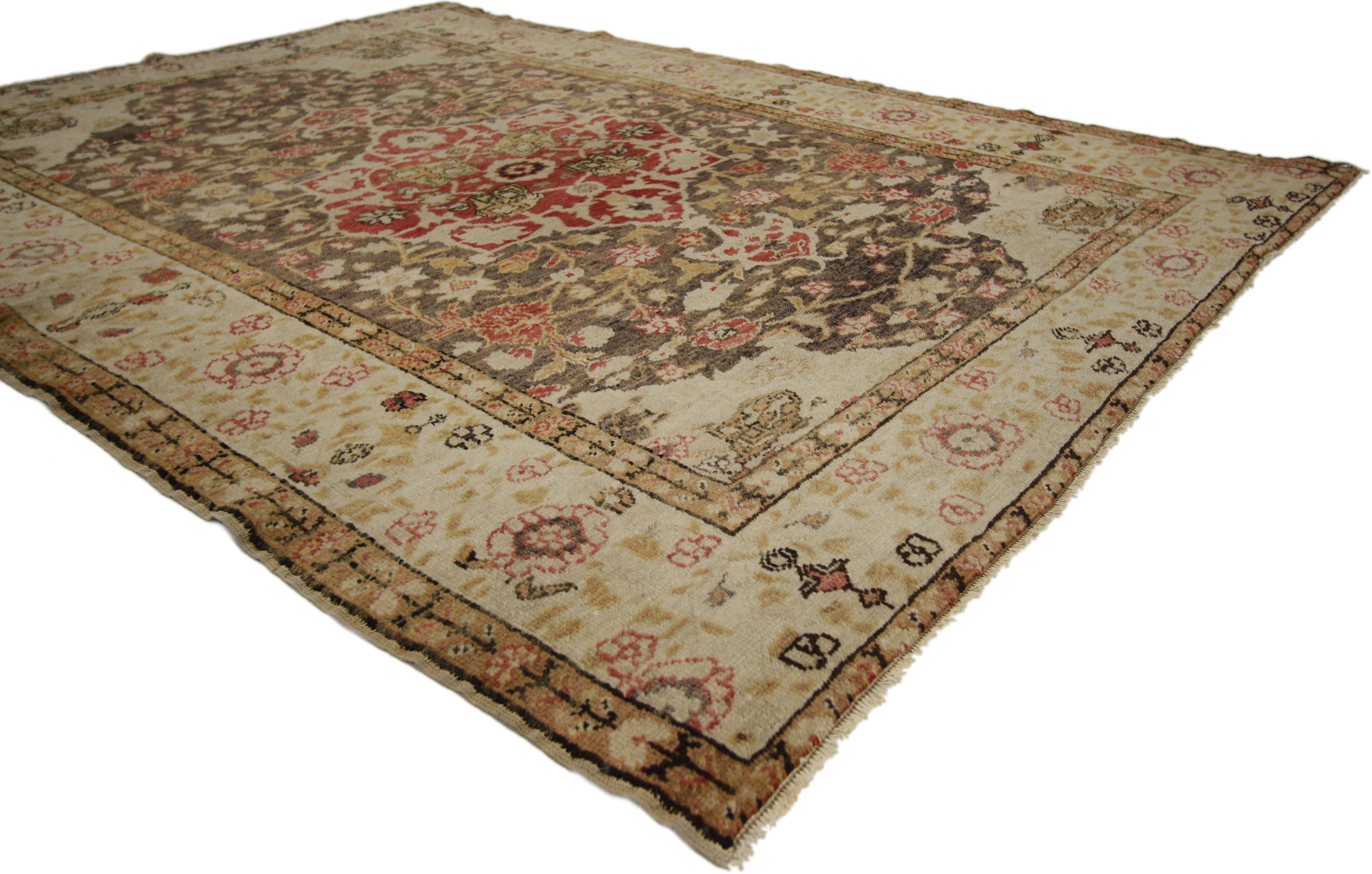 Rustic Style Vintage Turkish Sivas Accent Rug for Kitchen, Foyer or Entry Rug In Good Condition For Sale In Dallas, TX