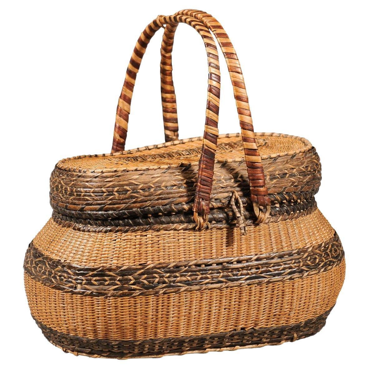 Rustic Swedish 1890s Oval Two-Toned Wicker Basket with Large Handles For Sale