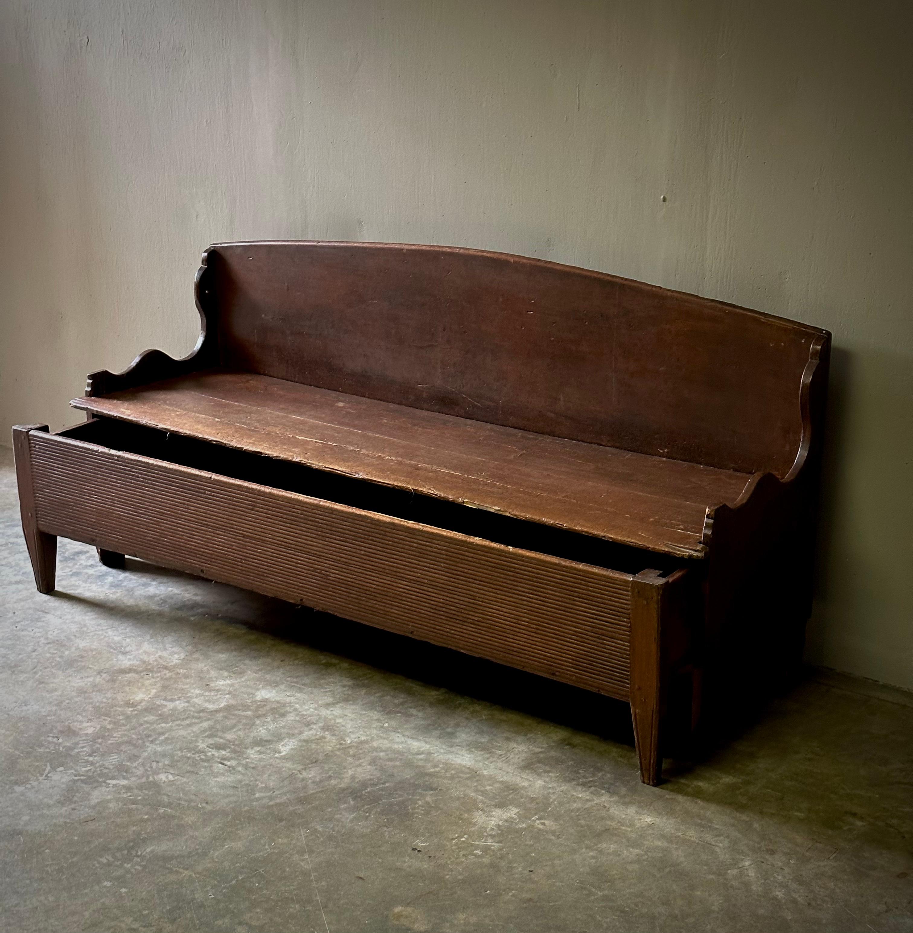 Rustic Swedish 19th Century Hallway Bench In Good Condition For Sale In Los Angeles, CA