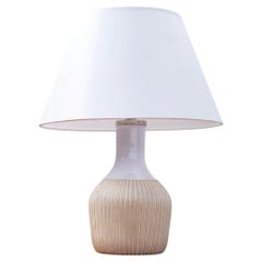 Lampe de table rustique et moderne en céramique chamottée, de style suédois, signée Edgar Böckman, années 1930